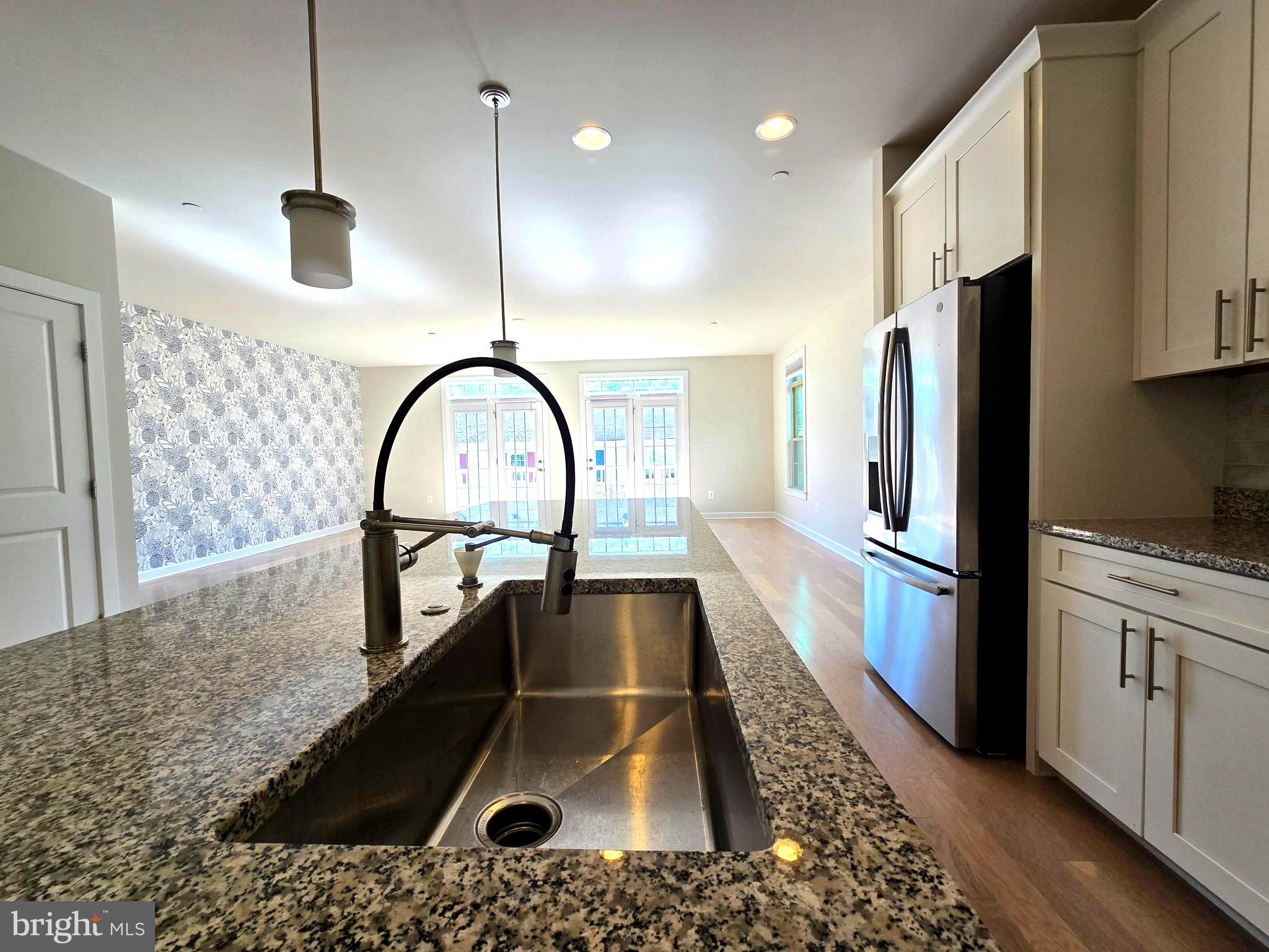 THOMAS VILLAGE - Residential