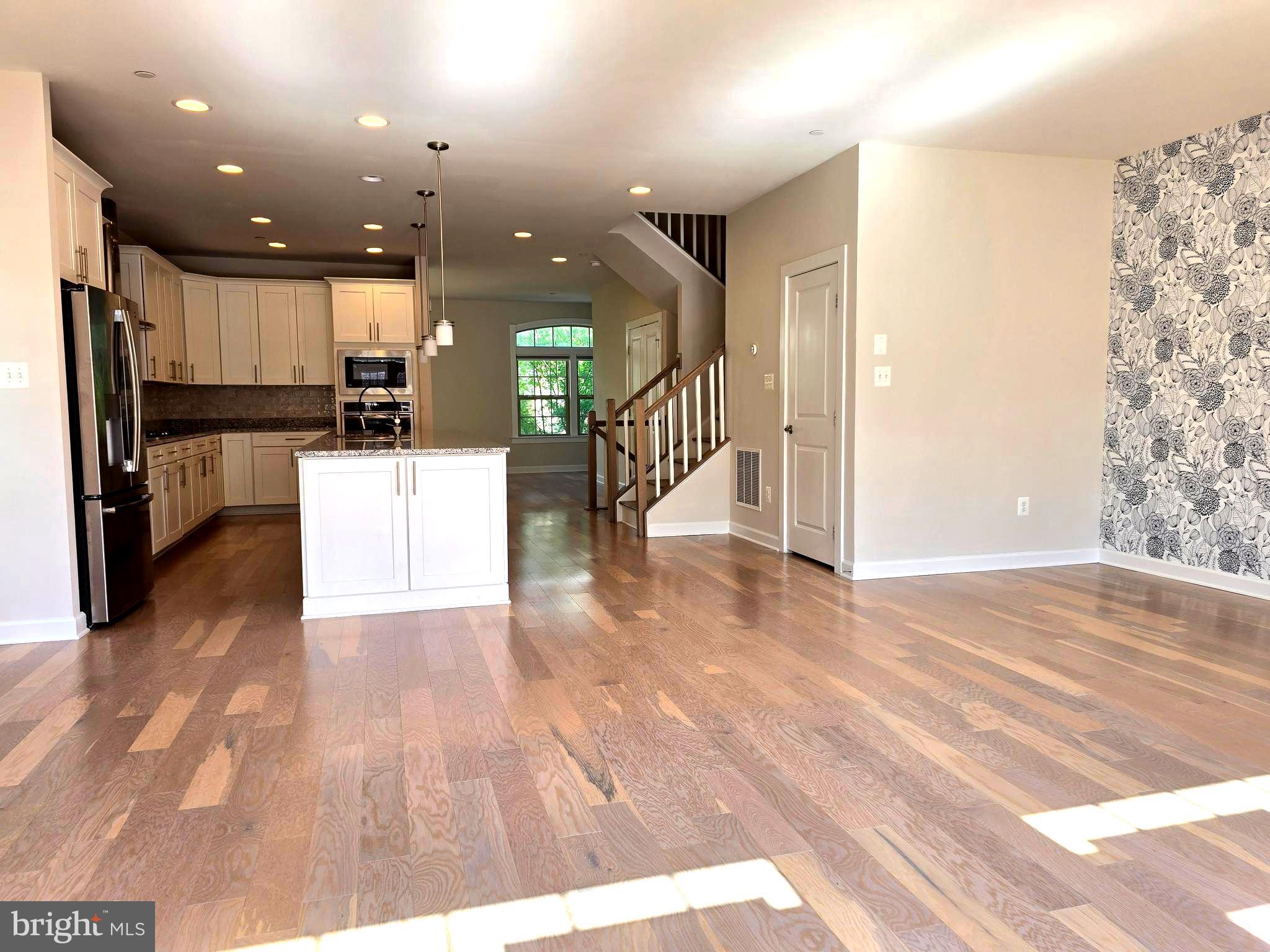 THOMAS VILLAGE - Residential