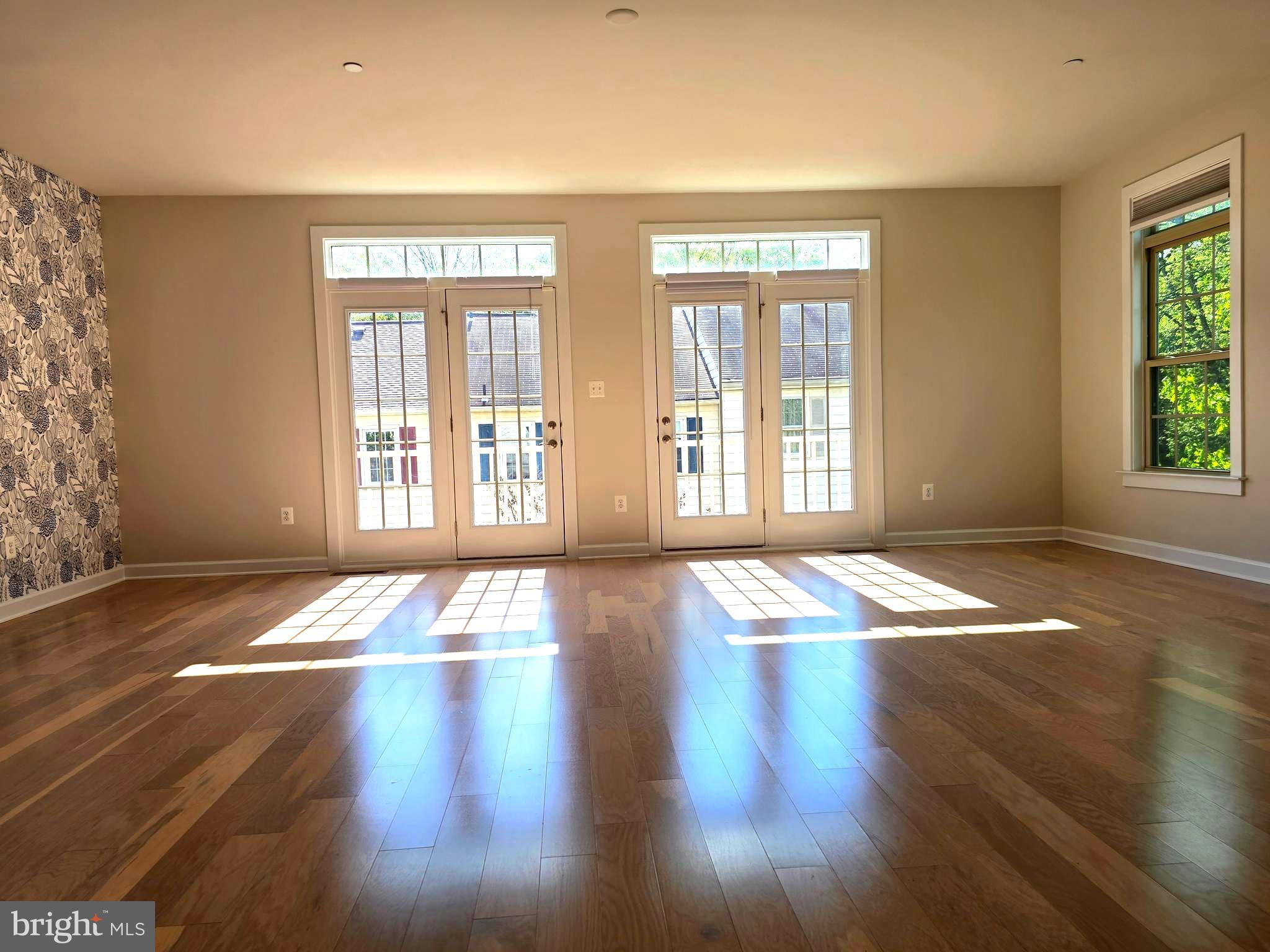 THOMAS VILLAGE - Residential