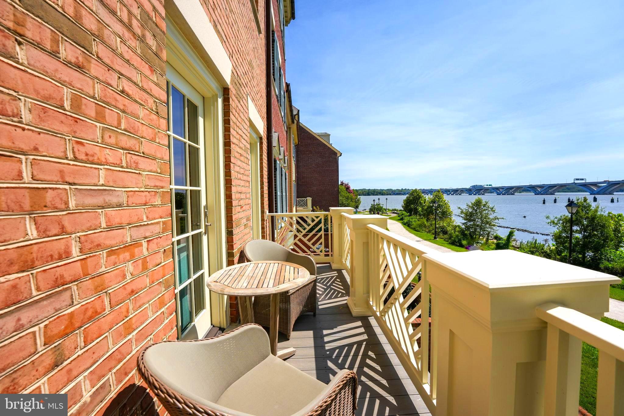 HARBORSIDE - Residential