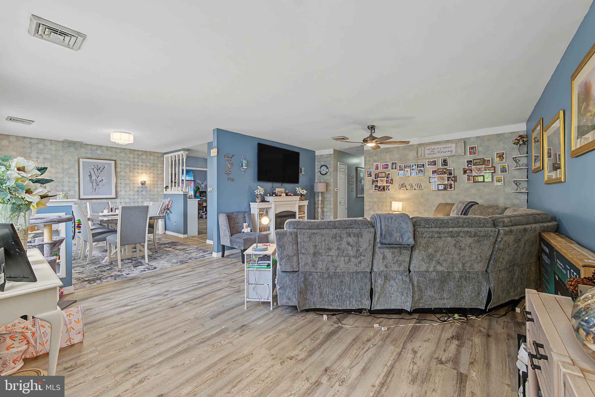 2 POPLAR AVENUE