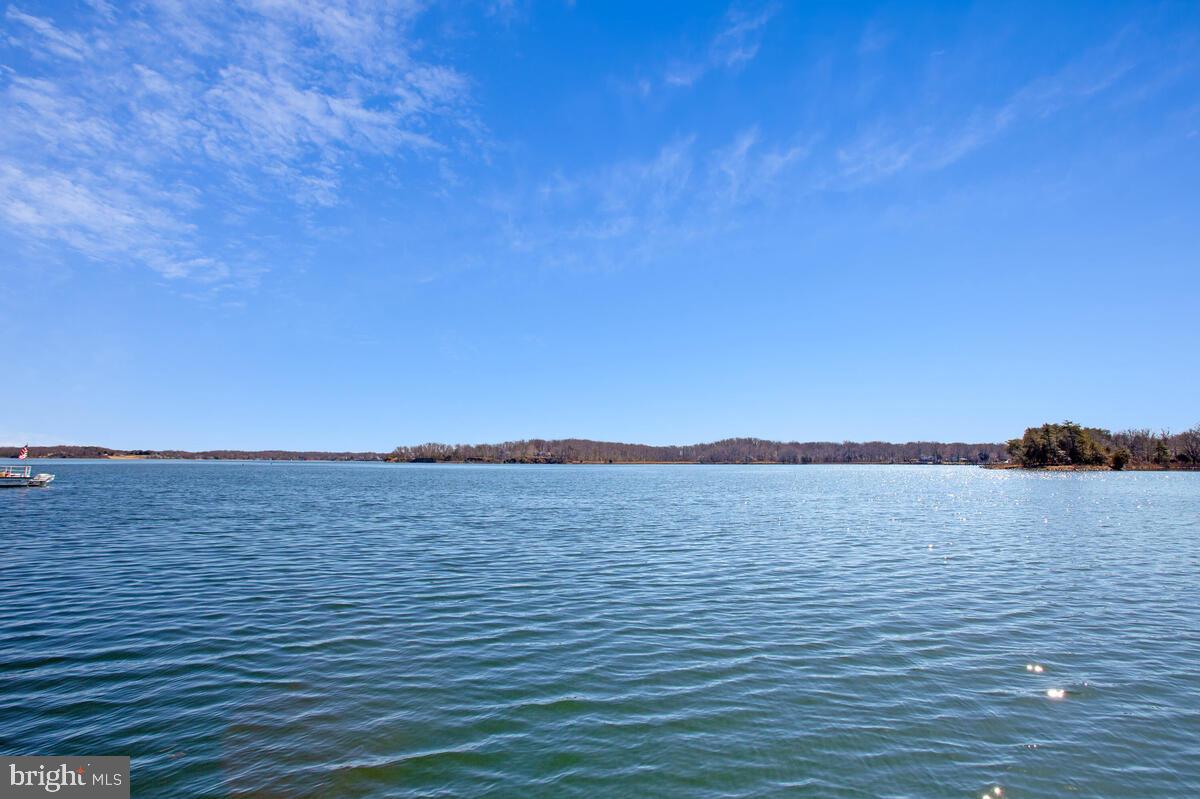 WOODLAND BEACH - Residential