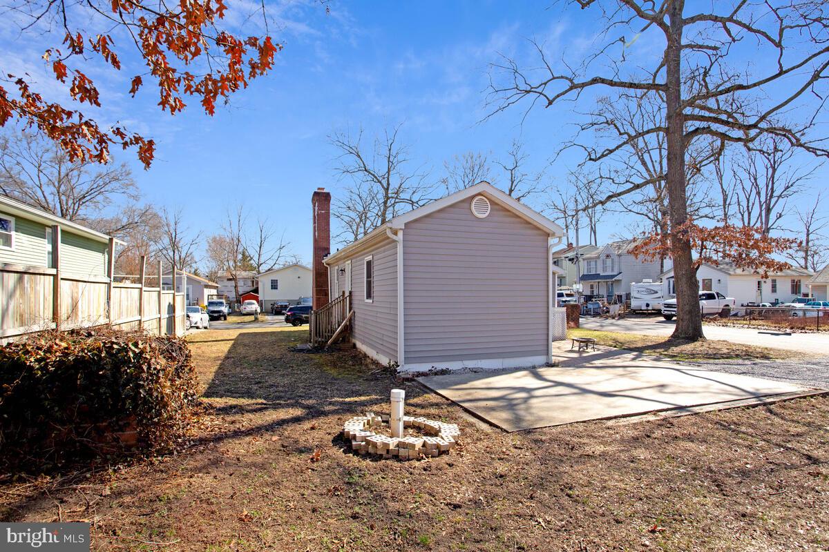 WOODLAND BEACH - Residential