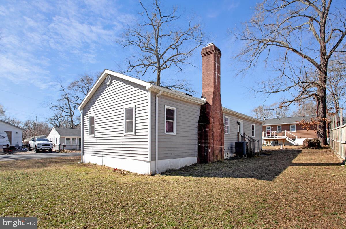 WOODLAND BEACH - Residential