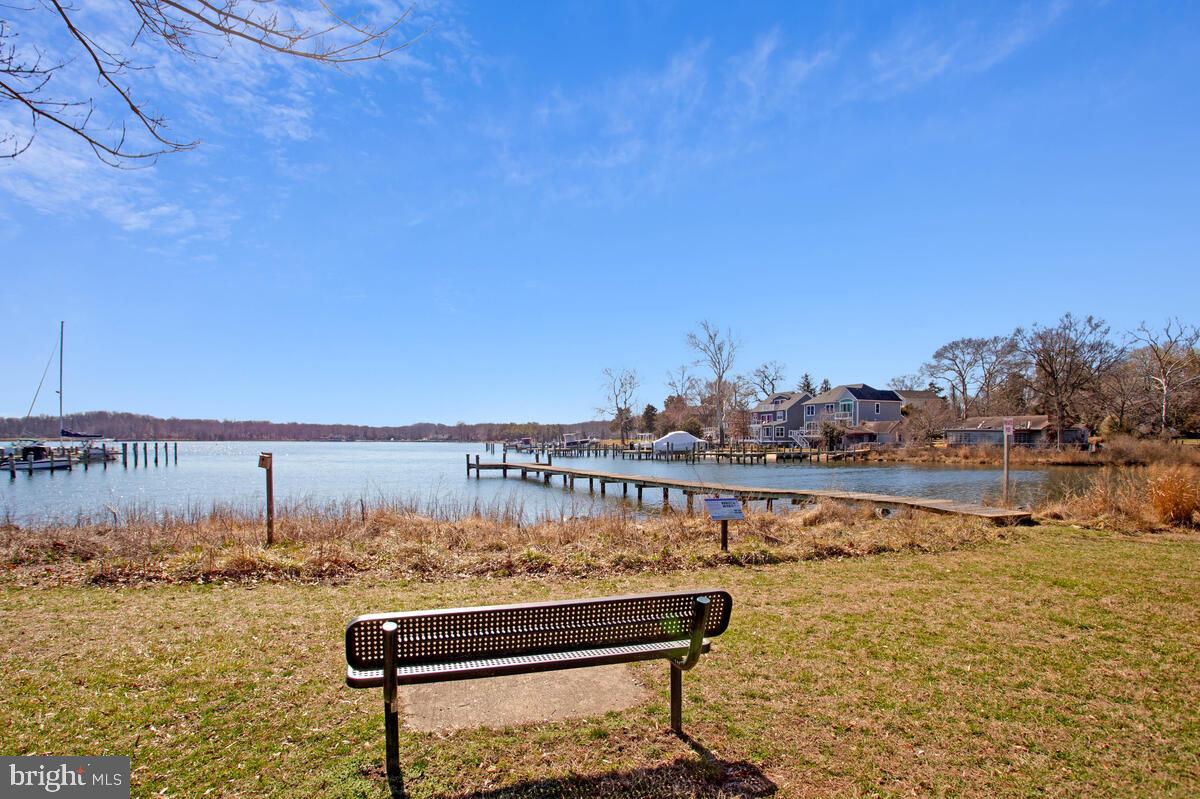 WOODLAND BEACH - Residential