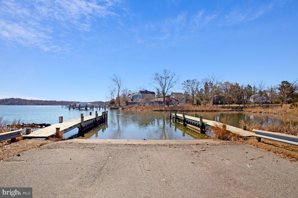 WOODLAND BEACH - Residential