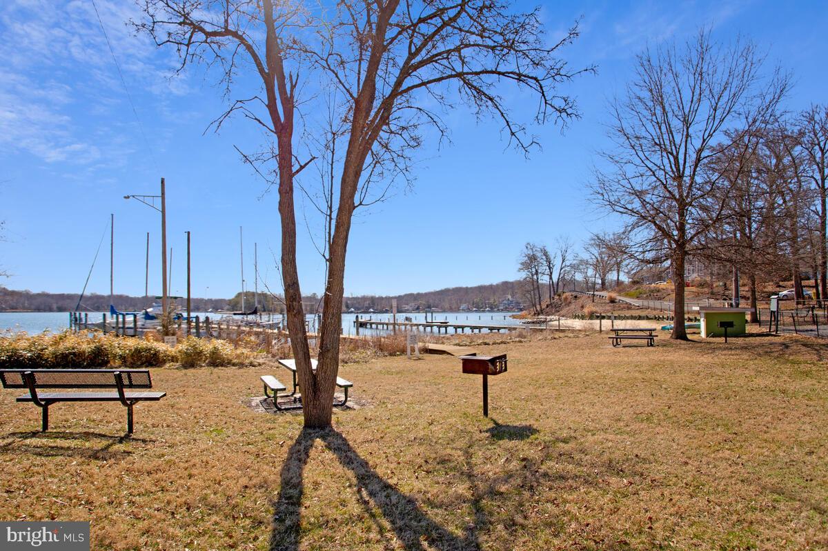 WOODLAND BEACH - Residential