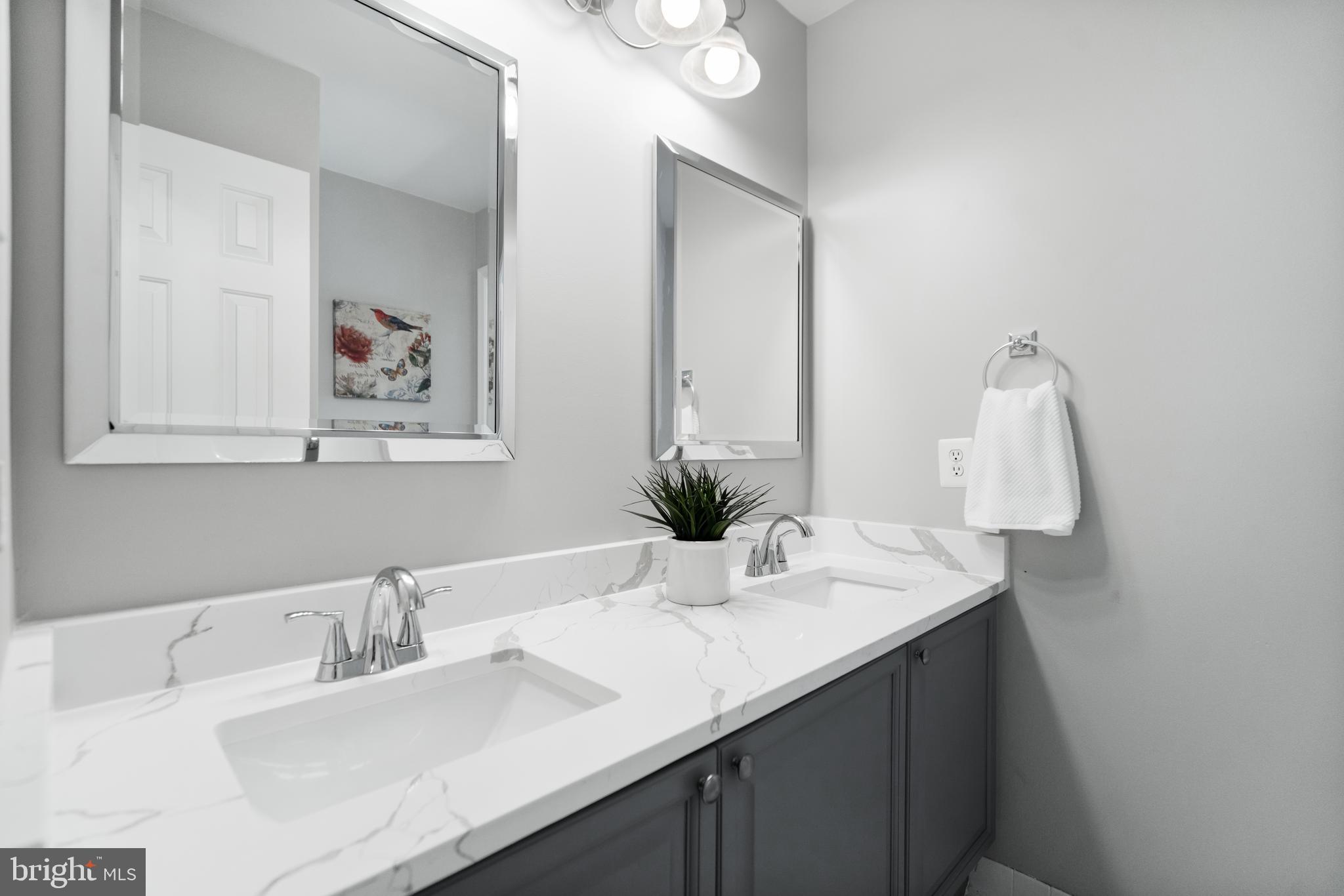 LEESBURG TOWN - Residential