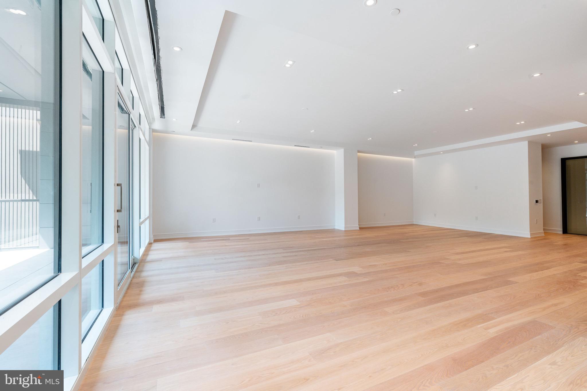 WASHINGTON SQ - Residential