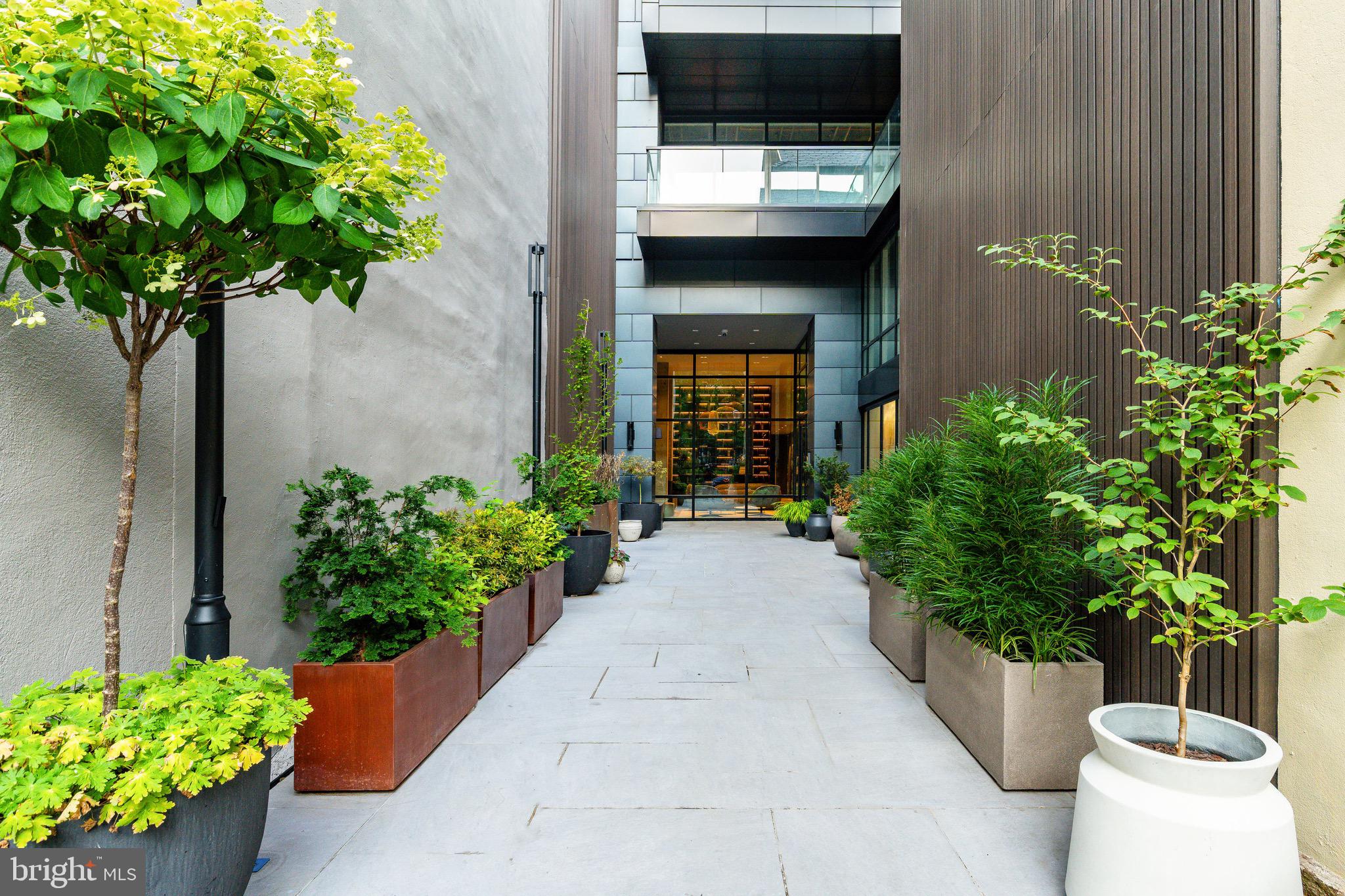 WASHINGTON SQ - Residential