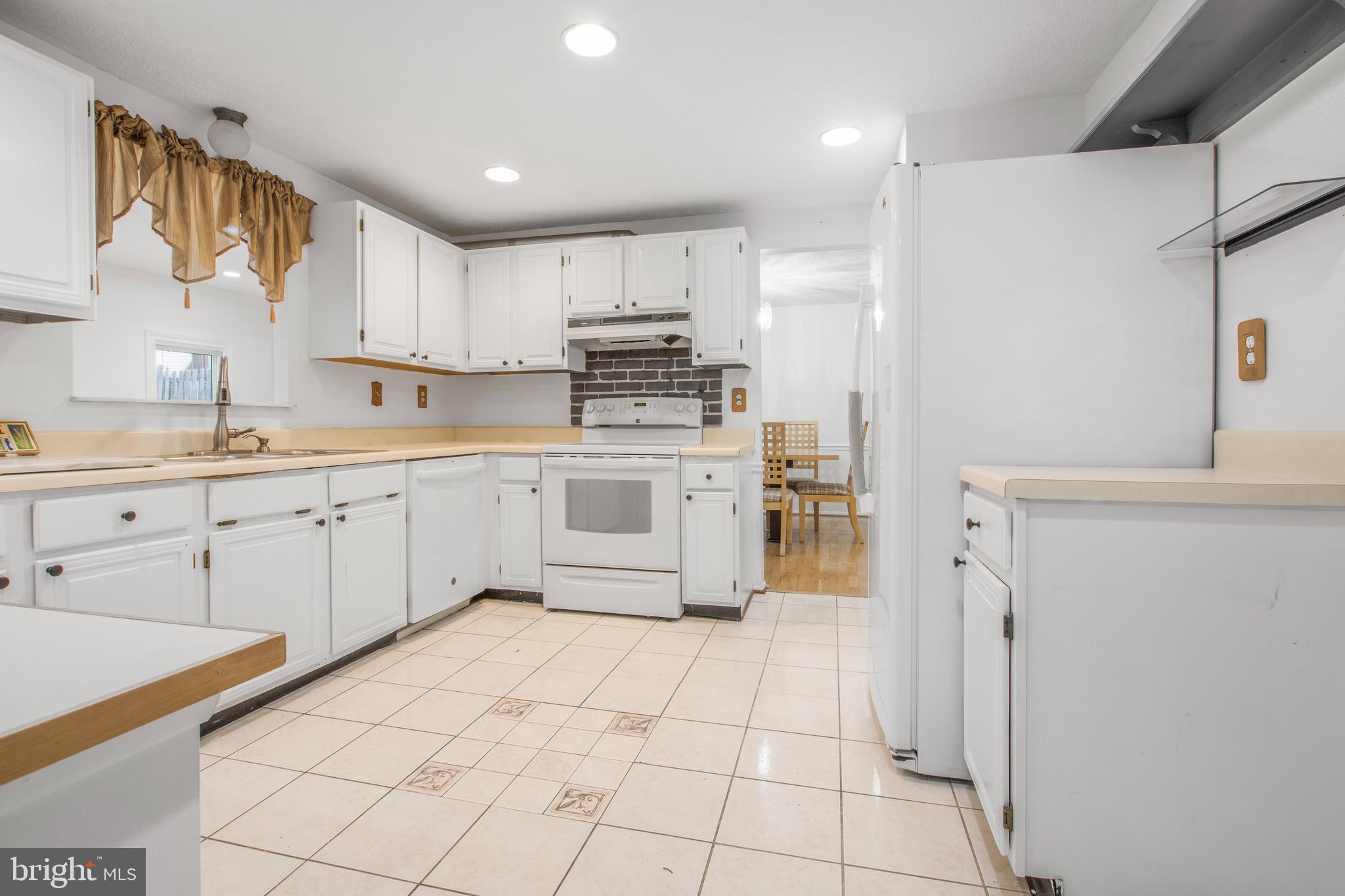 EMORY GROVE - Residential Lease