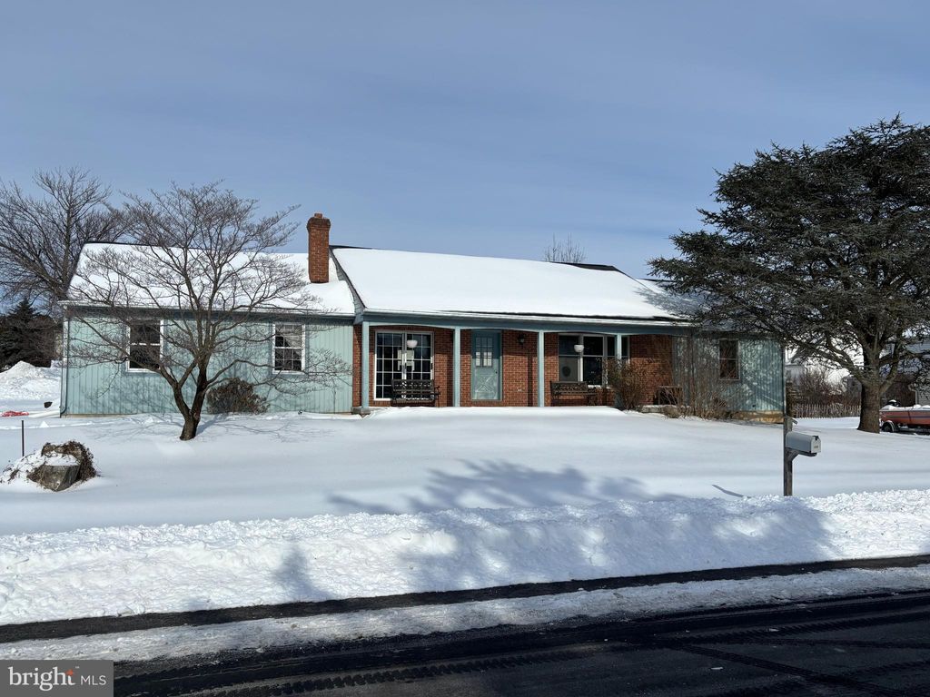 Photo of 305 W Spruce Street, NEW HOLLAND, PA 17557 (MLS # PALA2083142)
