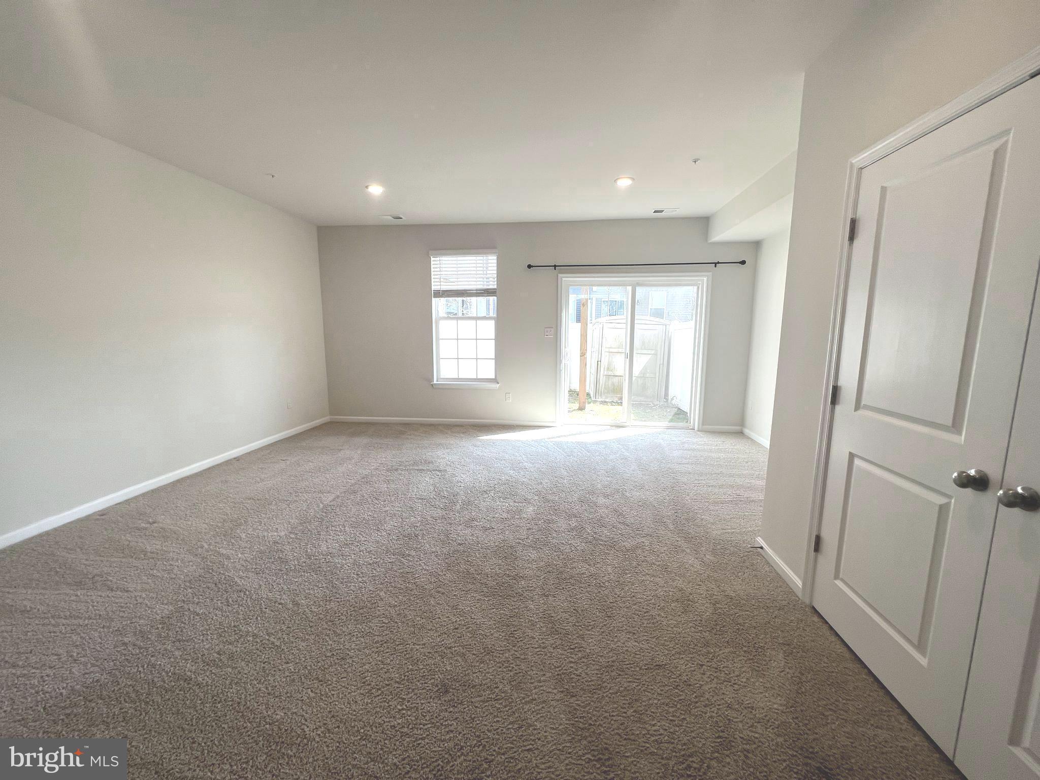 SEVEN OAKS - Residential Lease