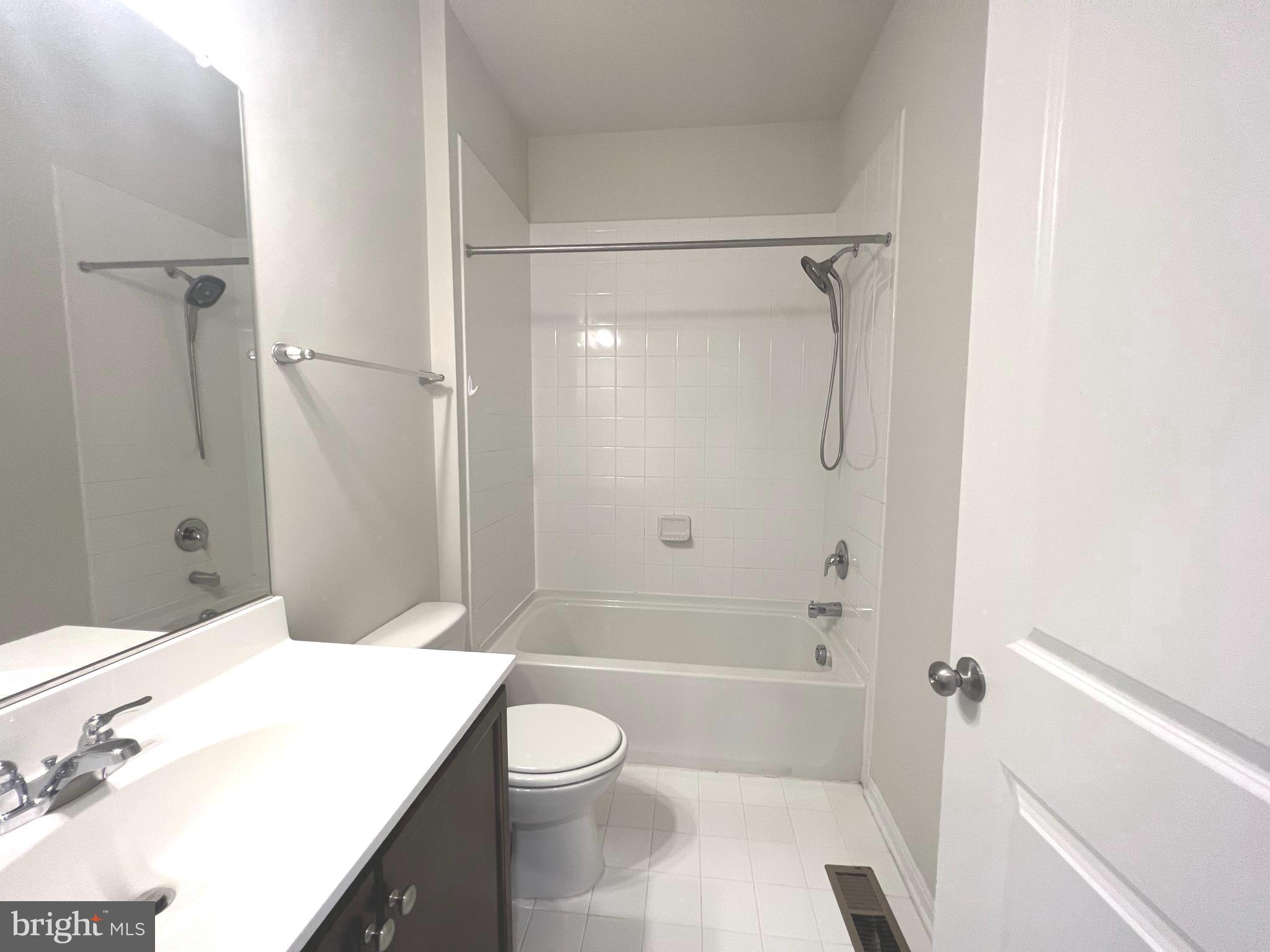 SEVEN OAKS - Residential Lease