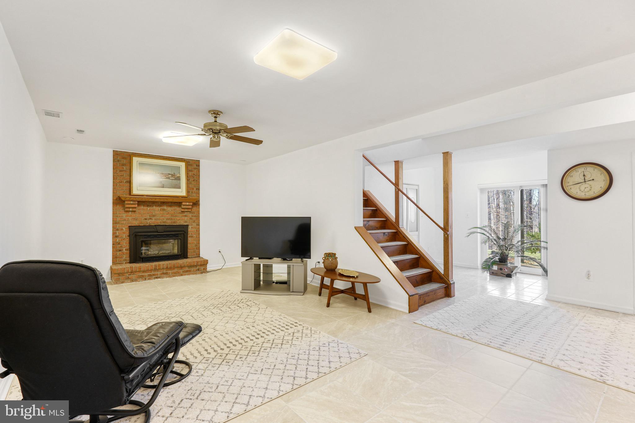 CARRIAGE HILLS - Residential