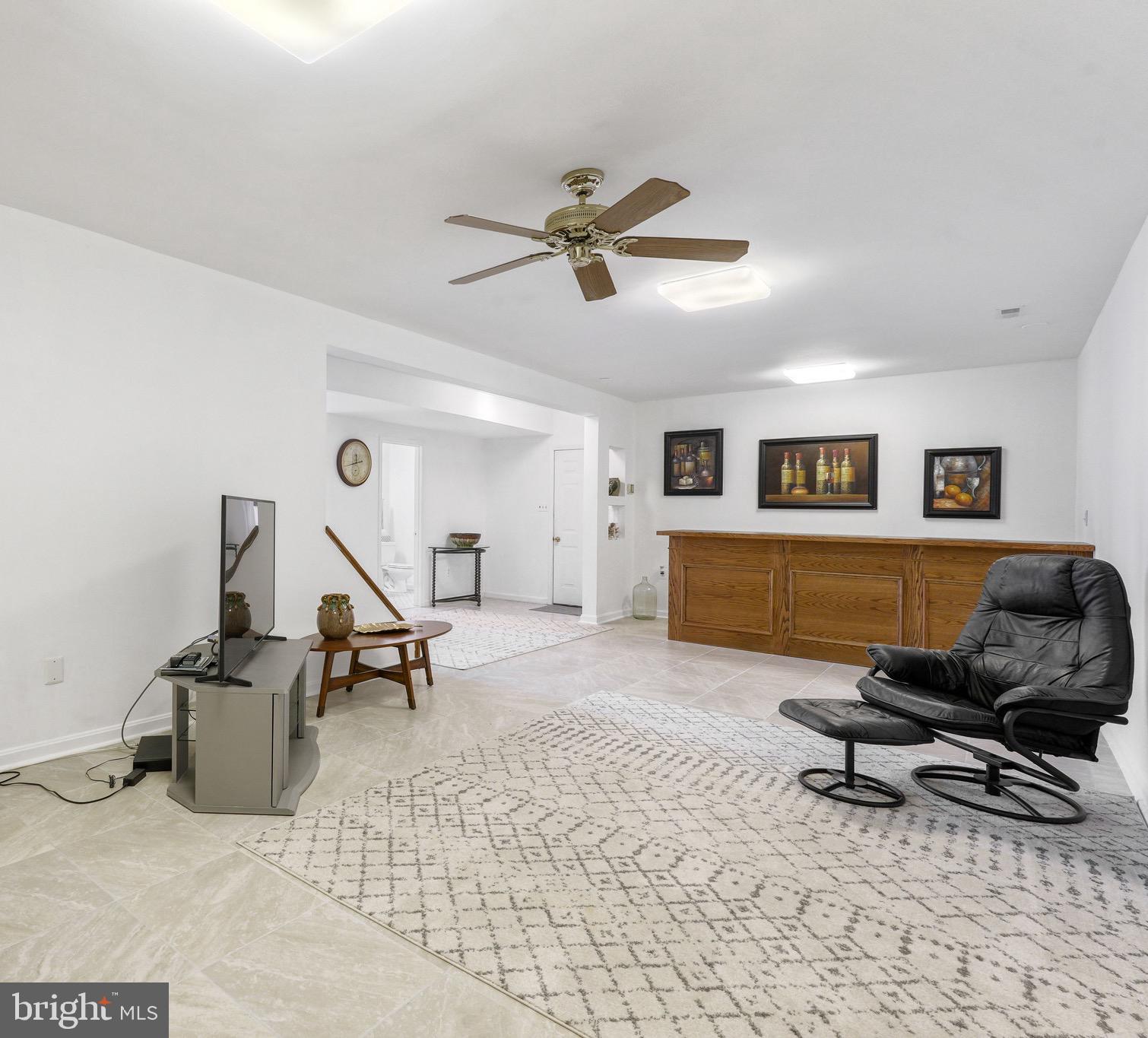 CARRIAGE HILLS - Residential