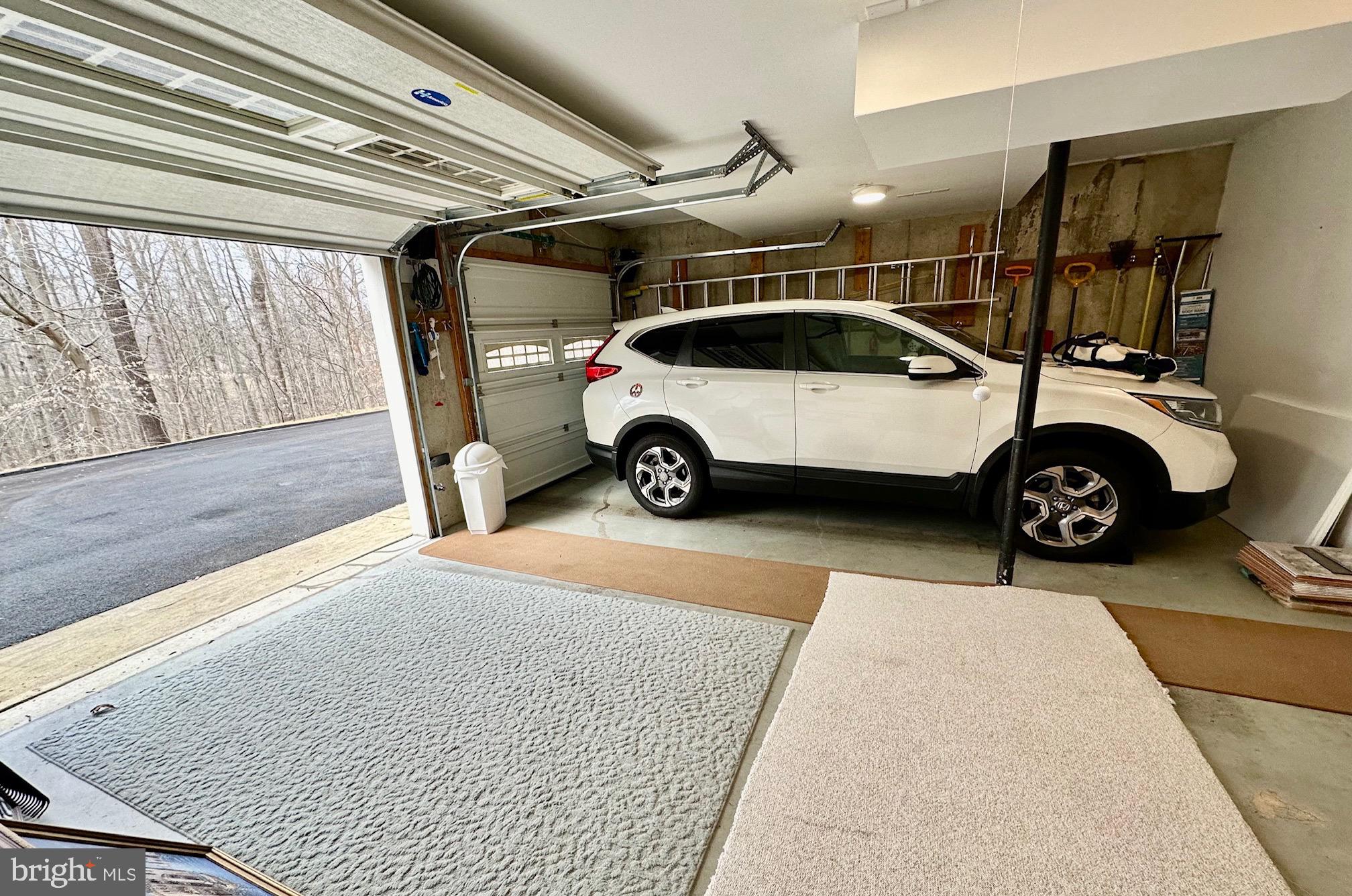 CARRIAGE HILLS - Residential