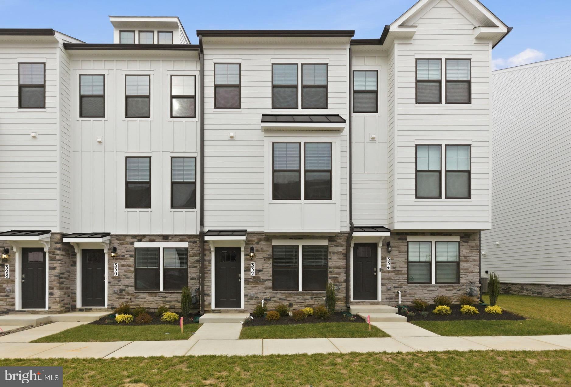 RENN QUARTER - Residential Lease