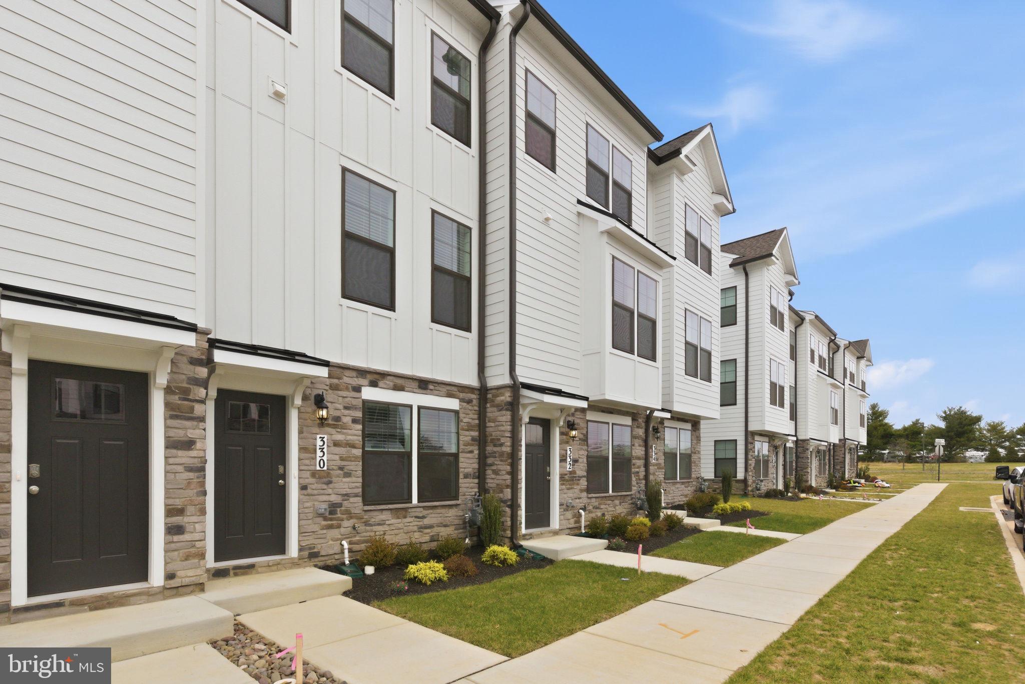 RENN QUARTER - Residential Lease