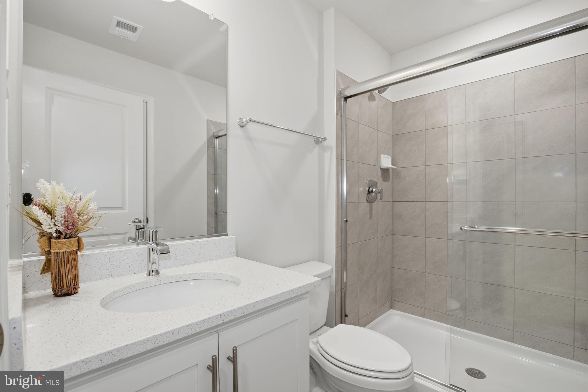 RENN QUARTER - Residential Lease