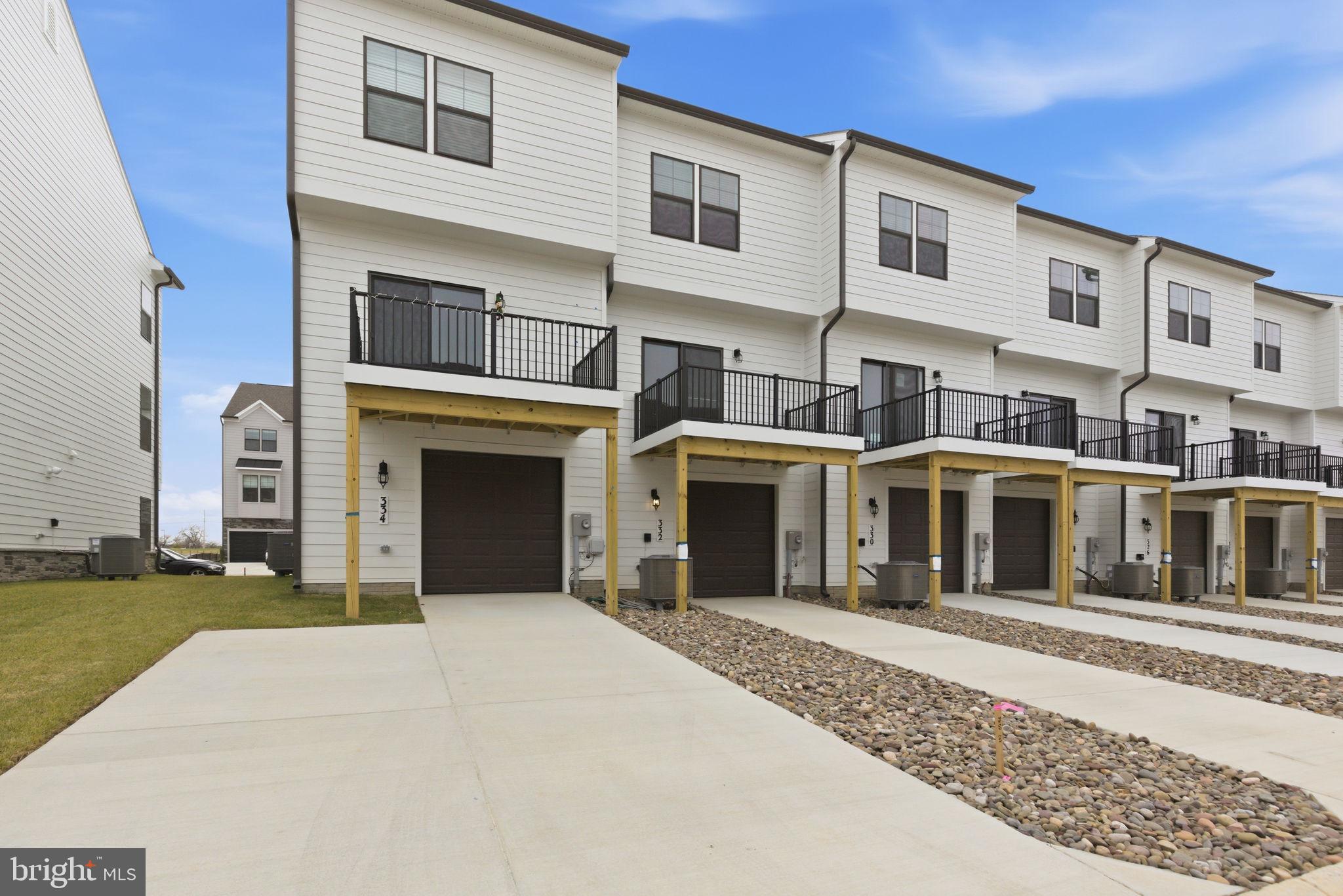 RENN QUARTER - Residential Lease