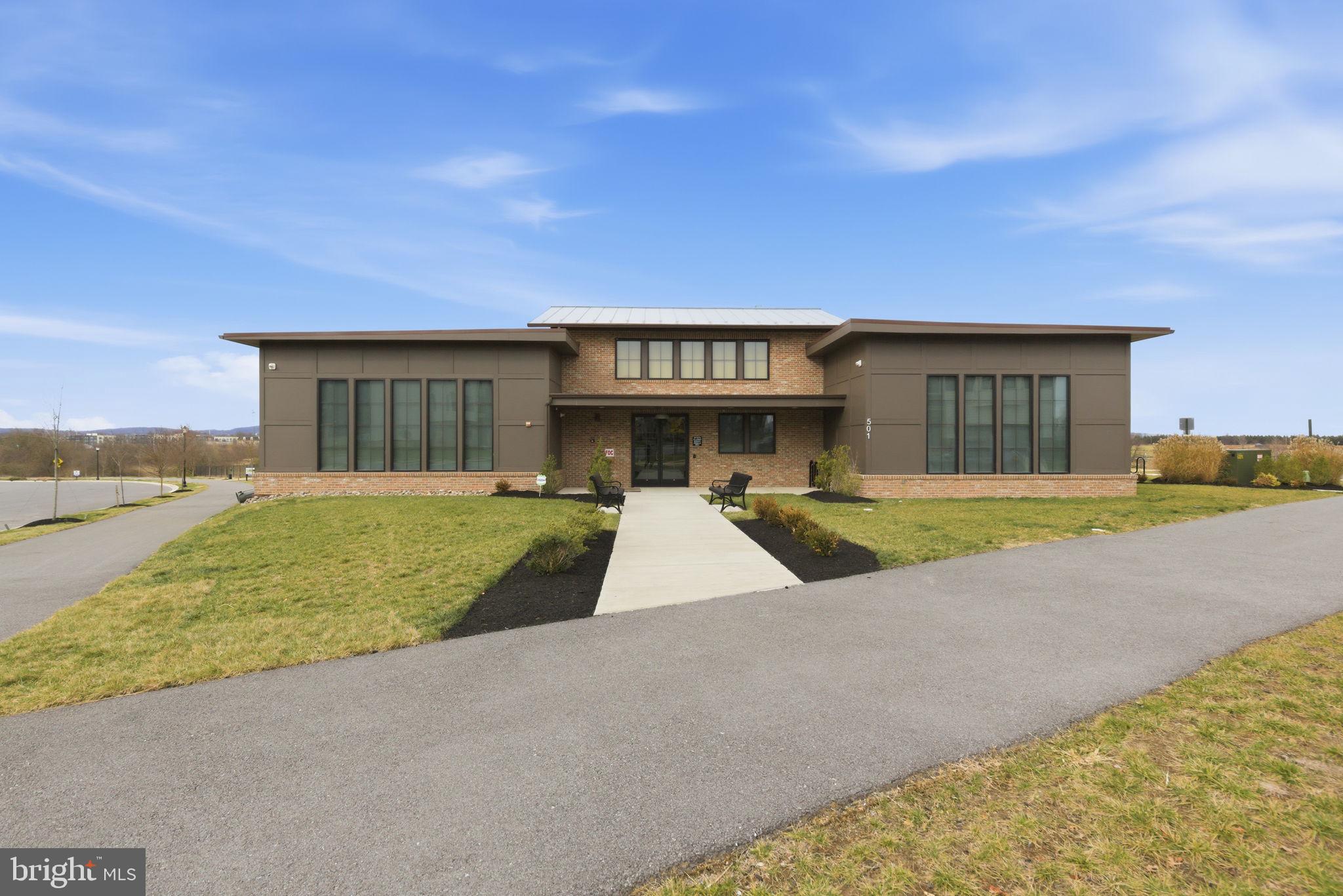 RENN QUARTER - Residential Lease