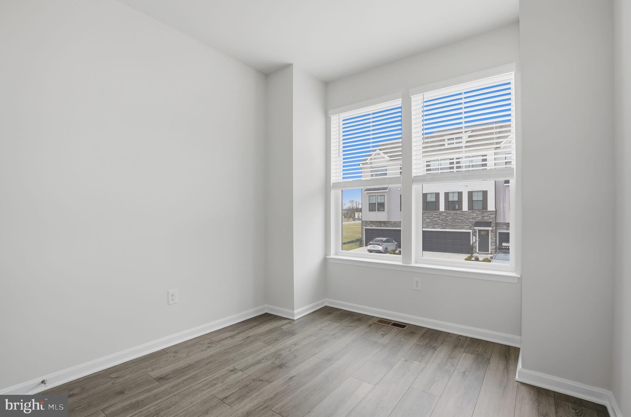 RENN QUARTER - Residential Lease