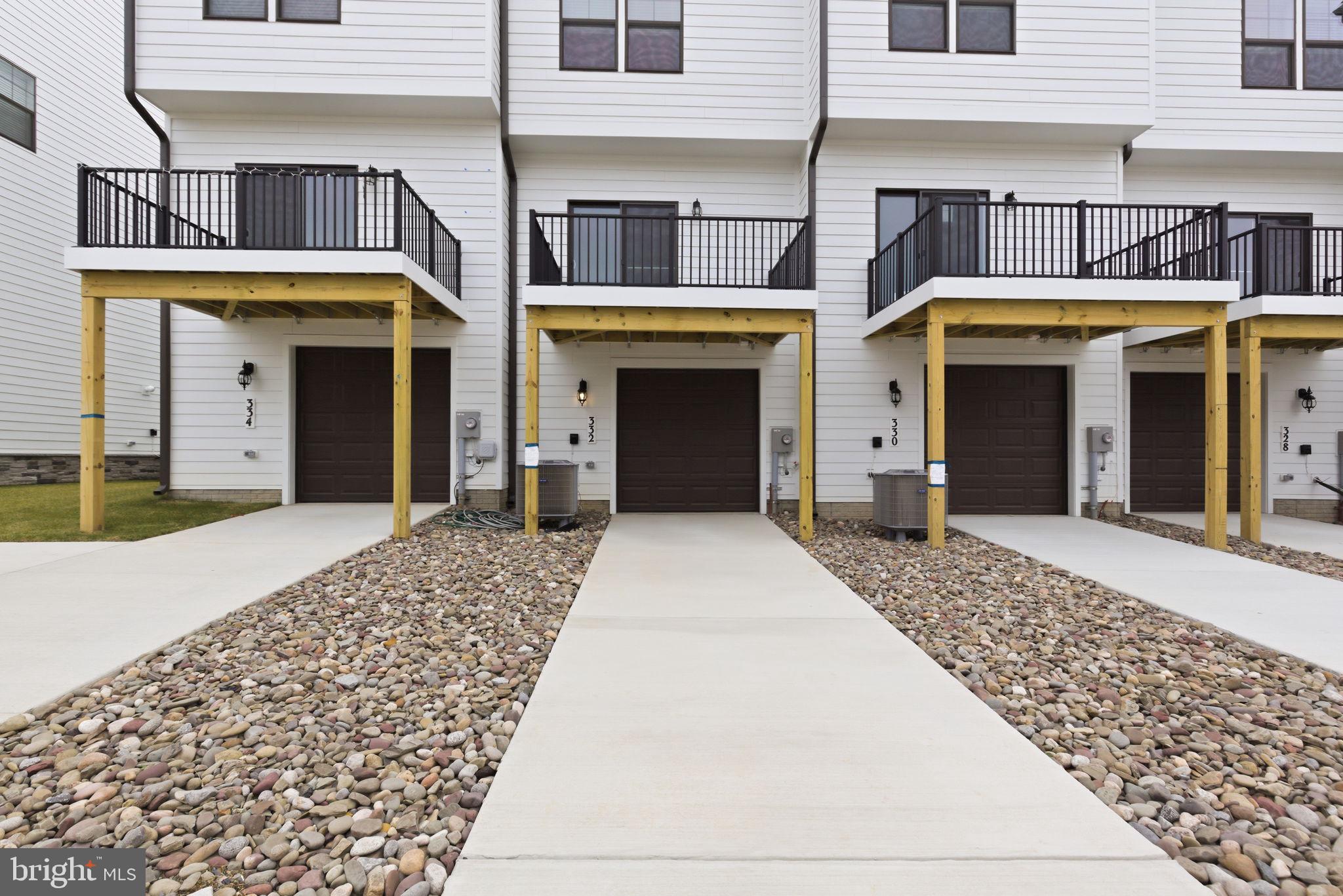 RENN QUARTER - Residential Lease