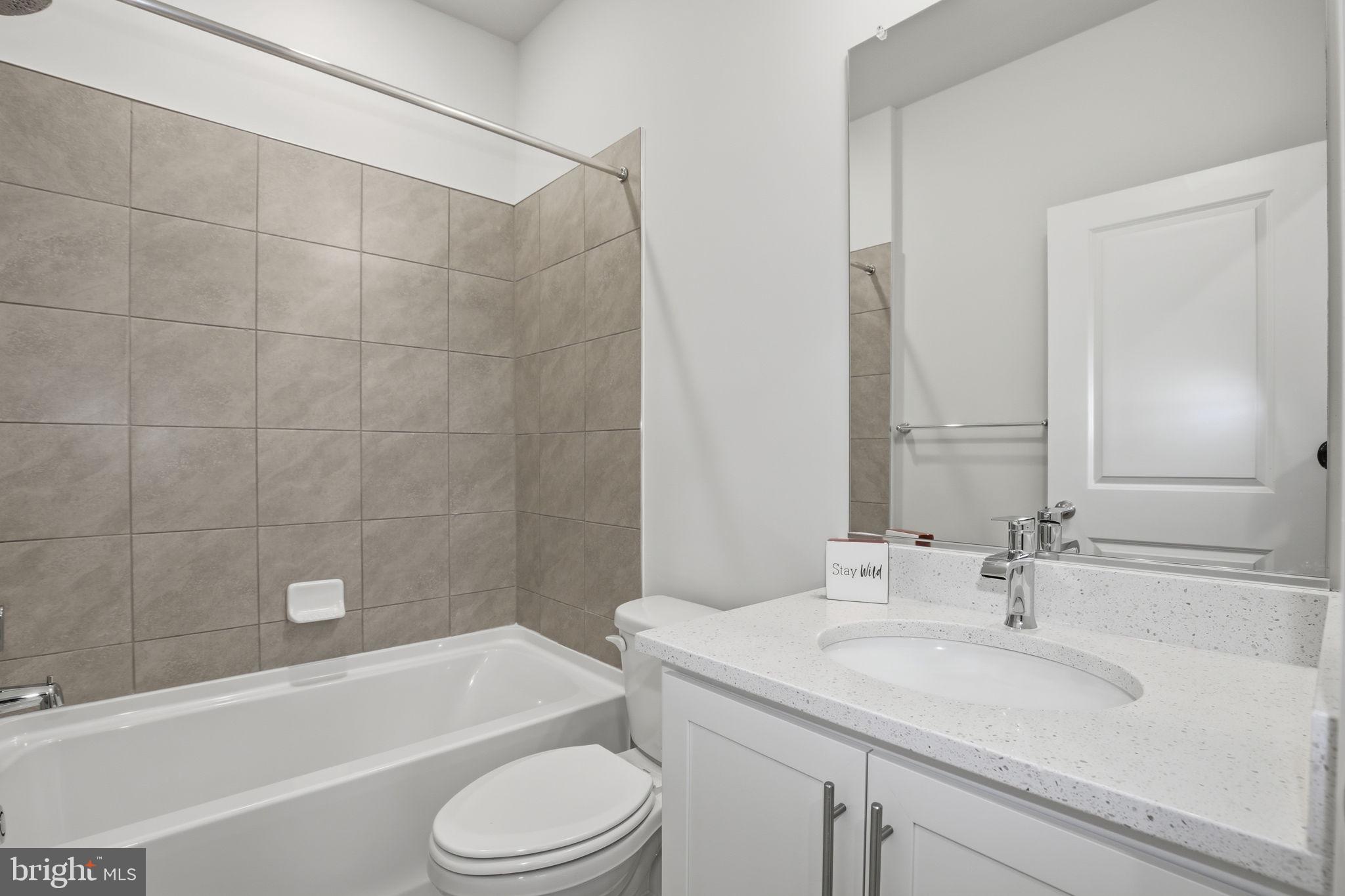 RENN QUARTER - Residential Lease