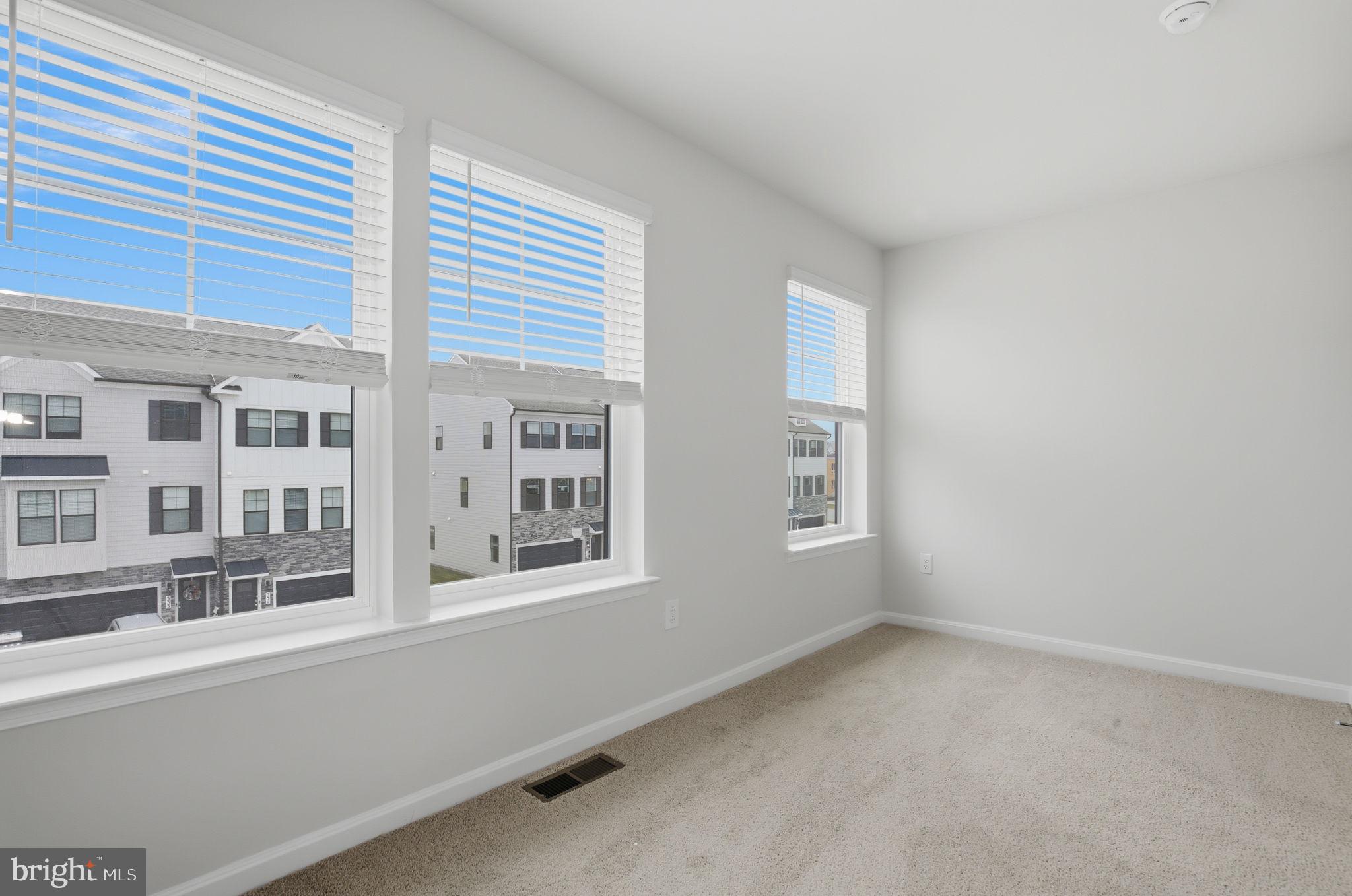 RENN QUARTER - Residential Lease