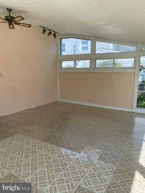 ORCHARD HILLS - Residential