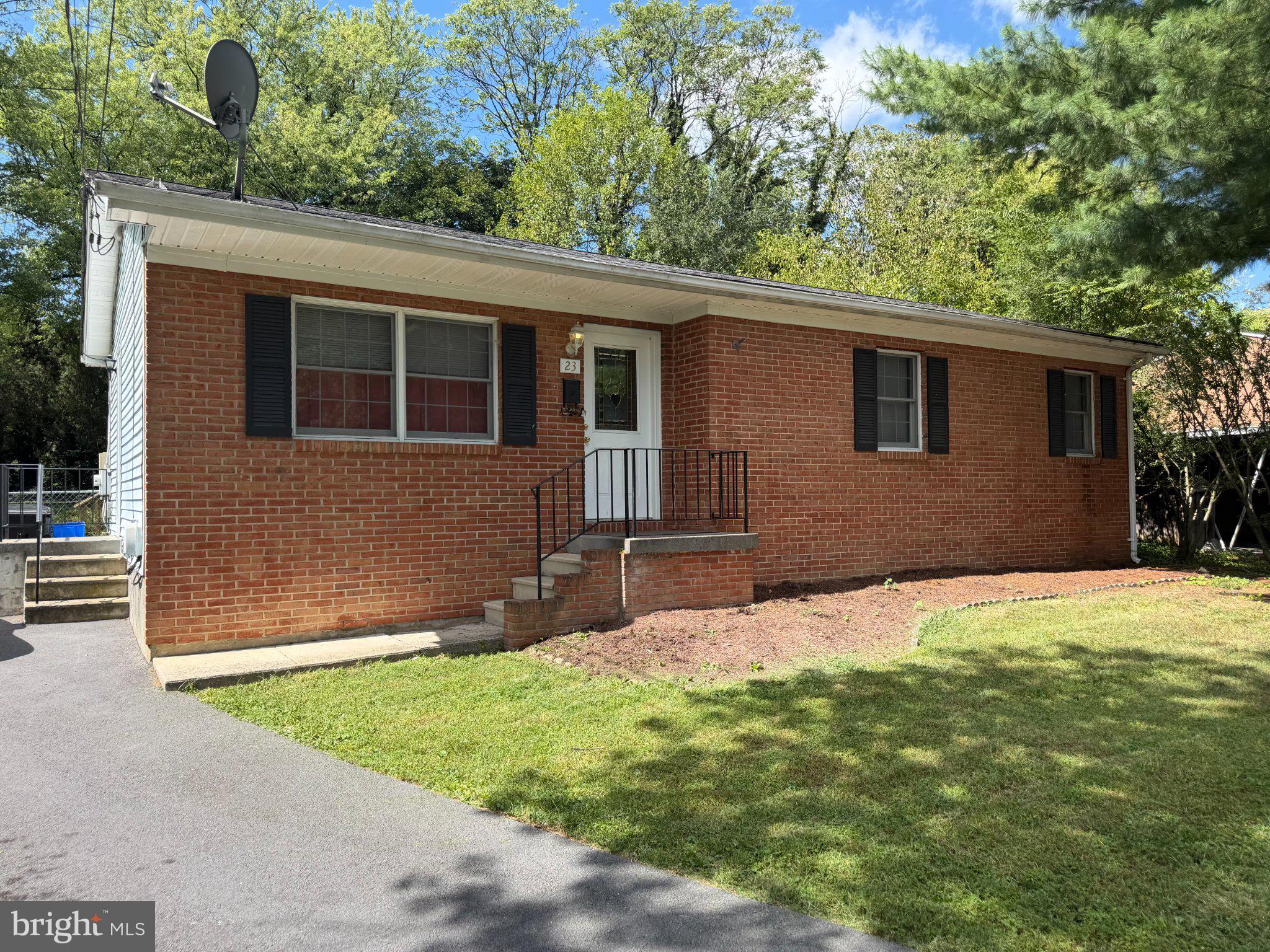 23 MONTAGUE CIRCLE
