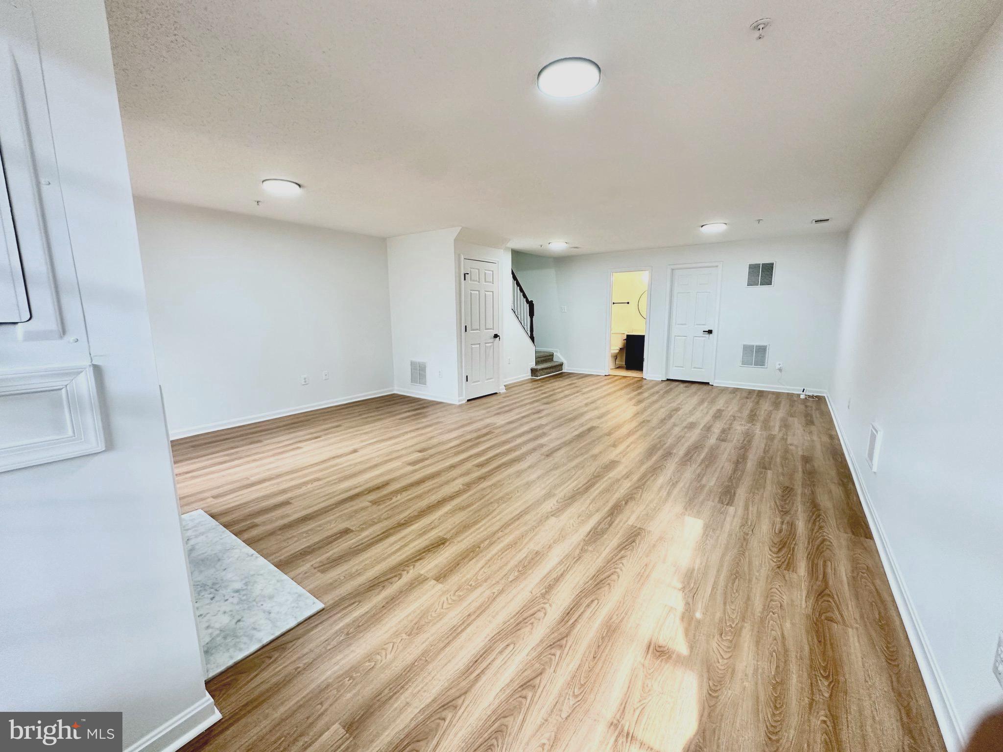 VILLAGE OF CLOPPERS MILL - Residential