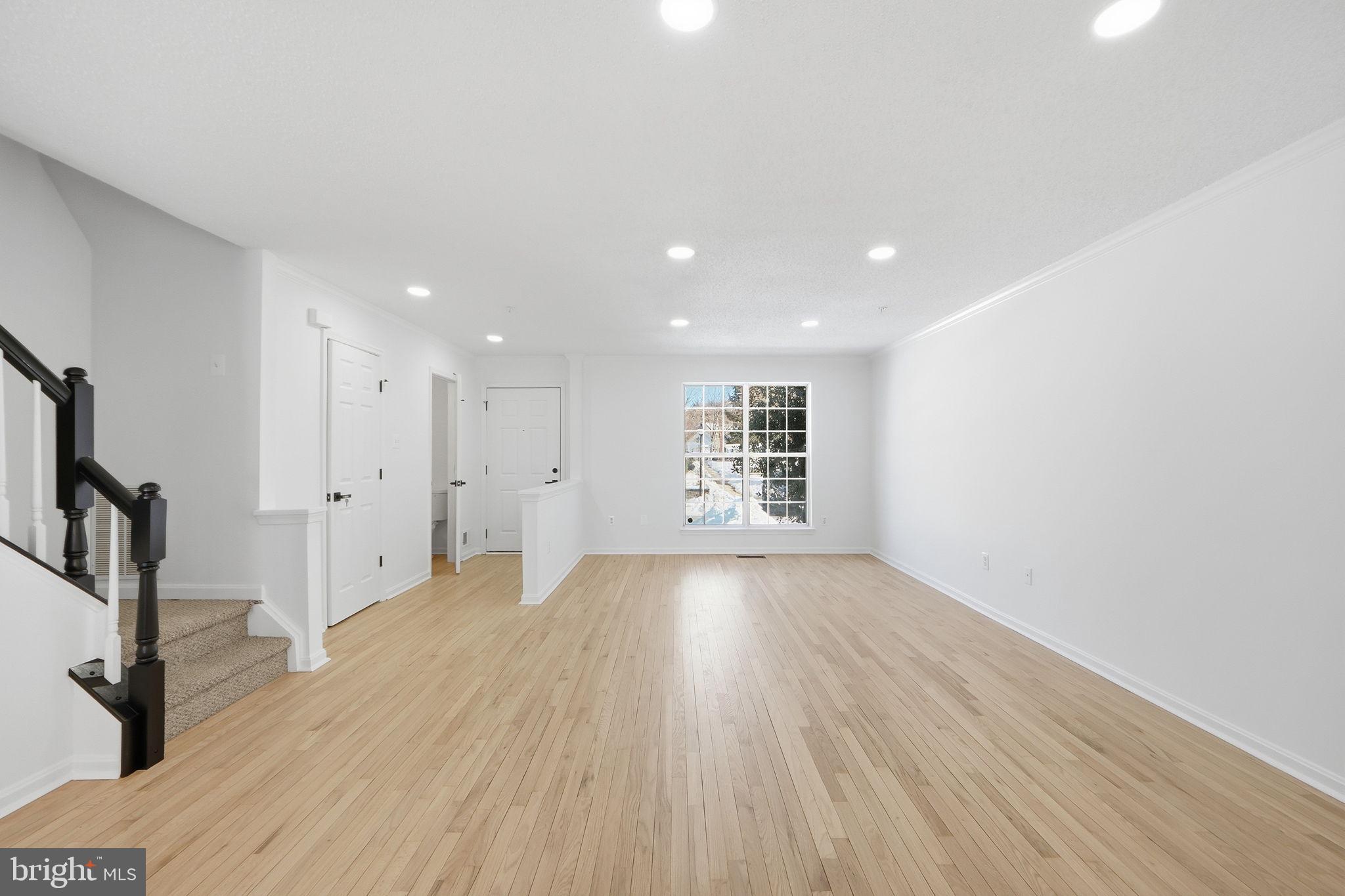 10 COTTAGE FIELD COURT