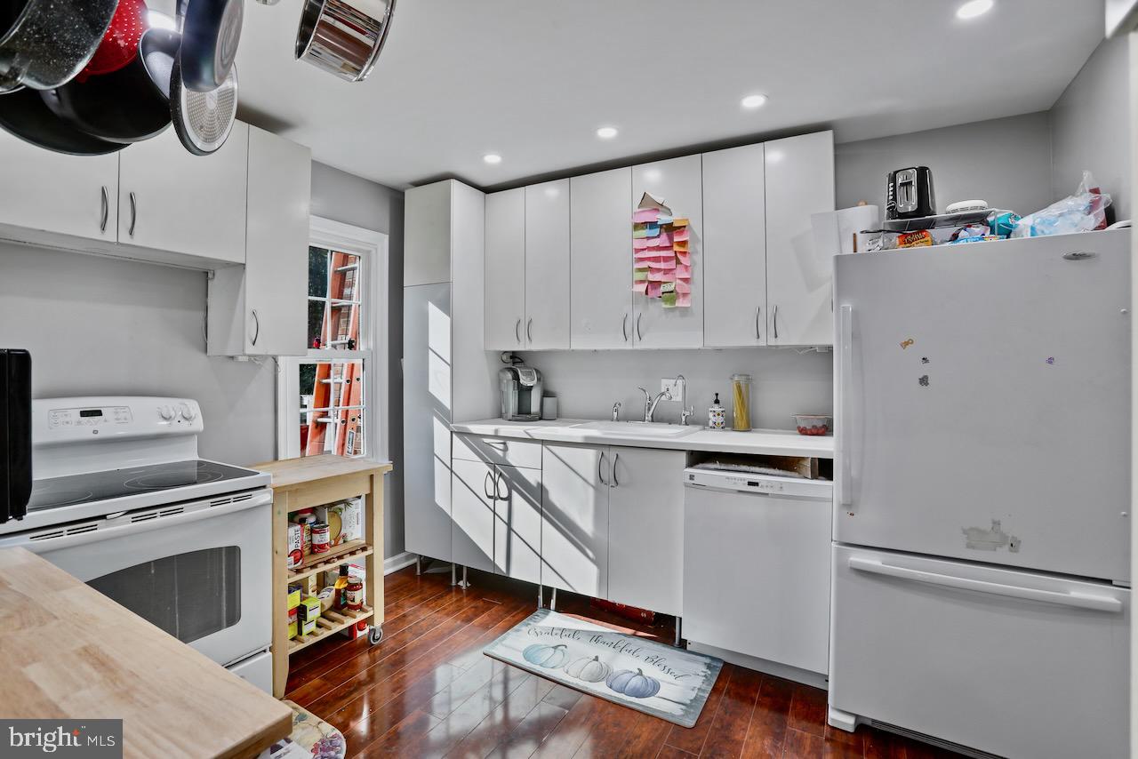 DANBURY FOREST - Residential