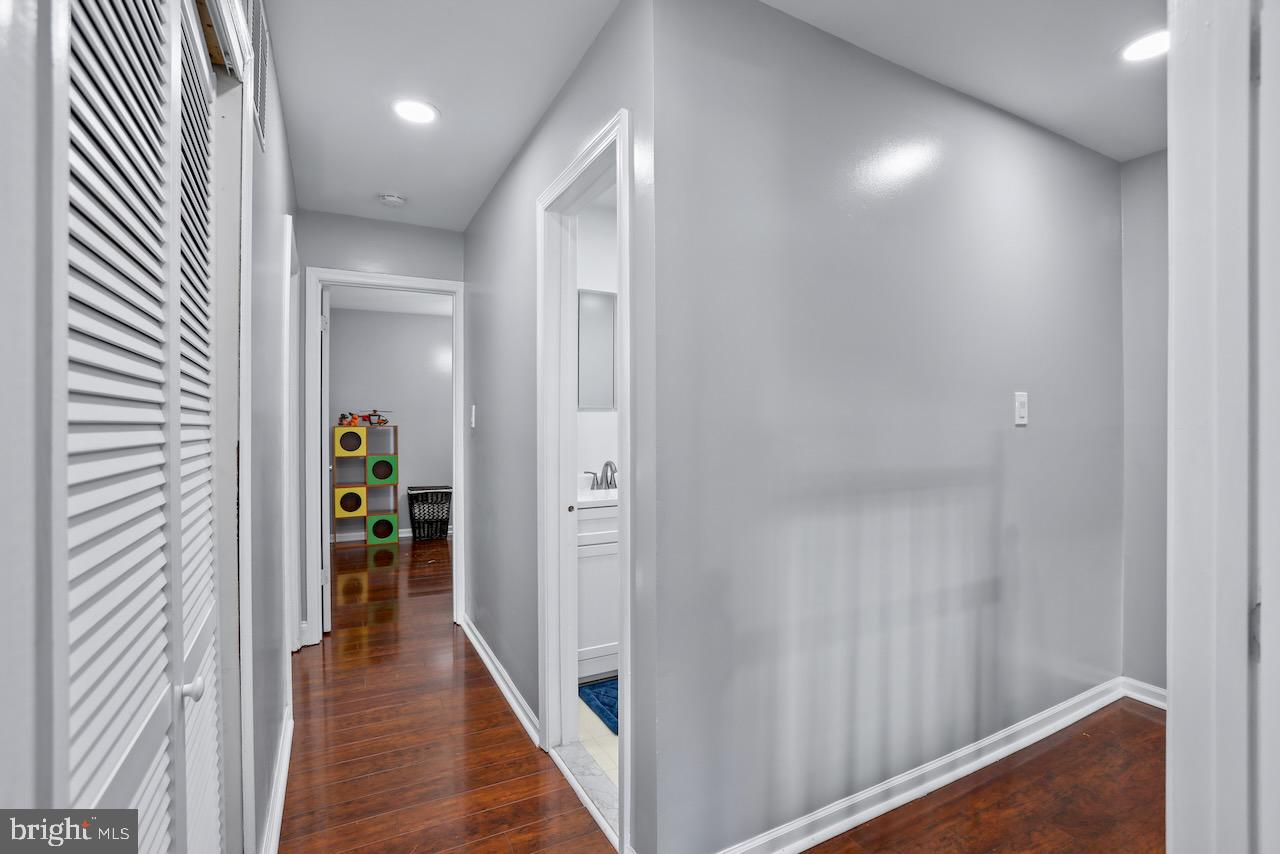 DANBURY FOREST - Residential