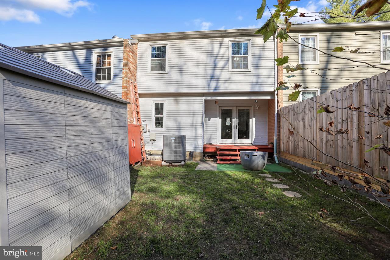 DANBURY FOREST - Residential