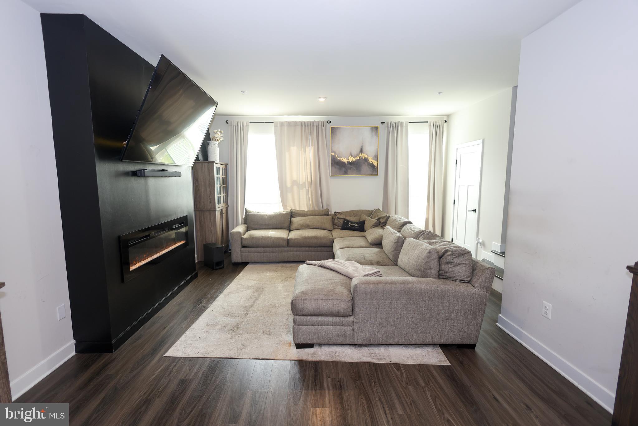 GREENLEIGH AT CROSSROADS - Residential