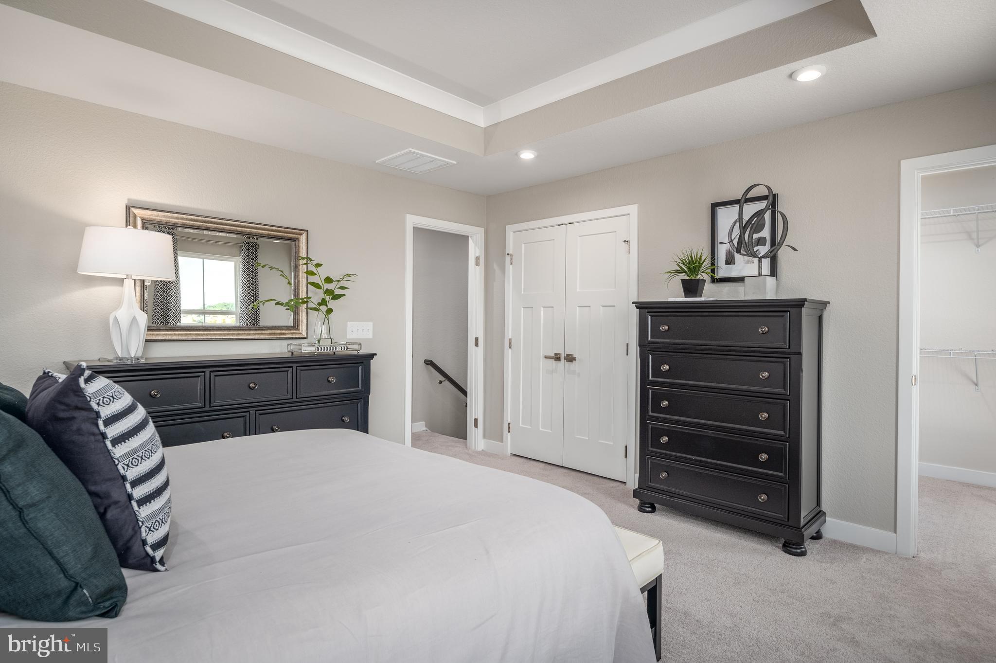 ROLLING HILLS - Residential