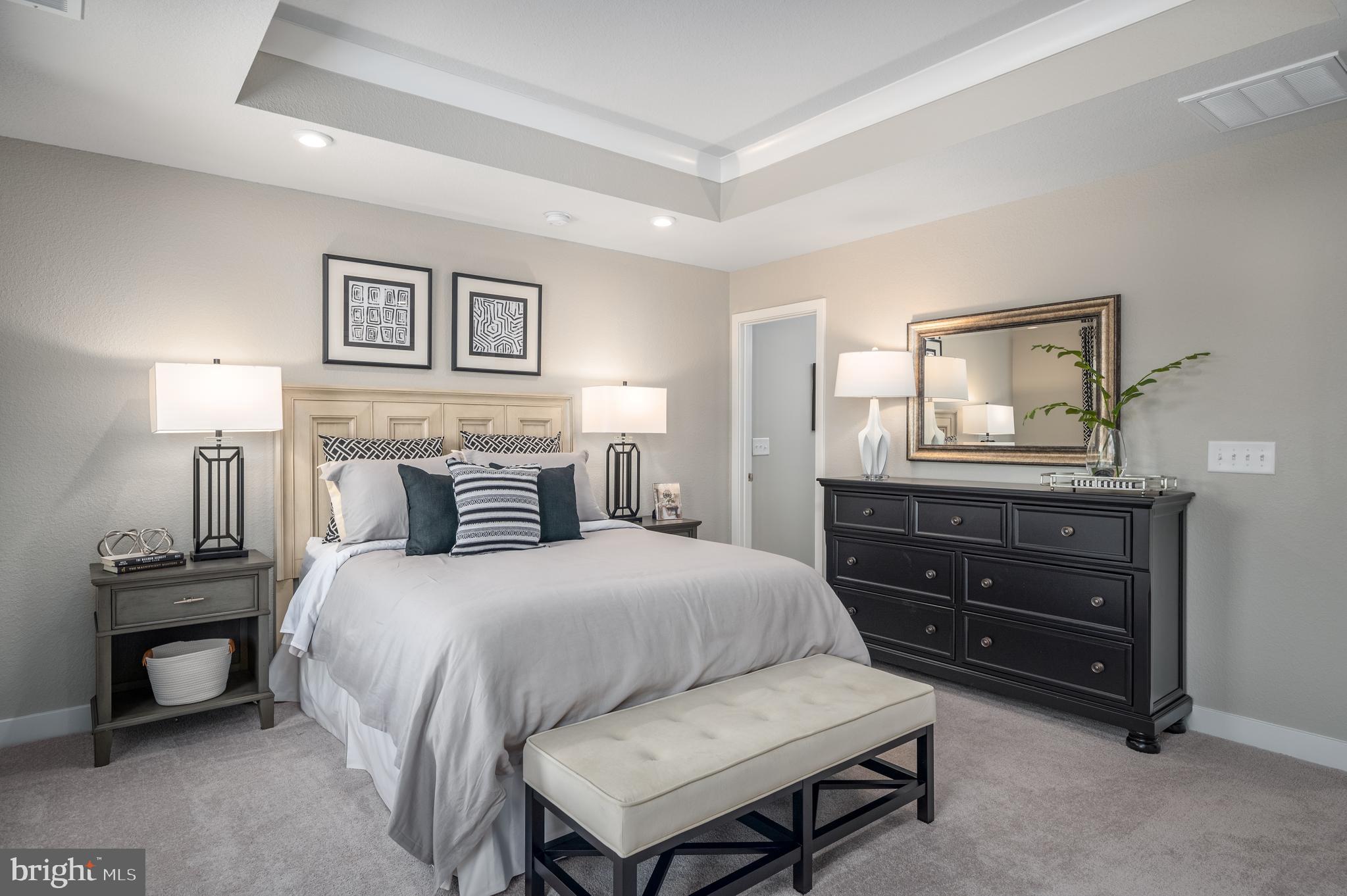 ROLLING HILLS - Residential