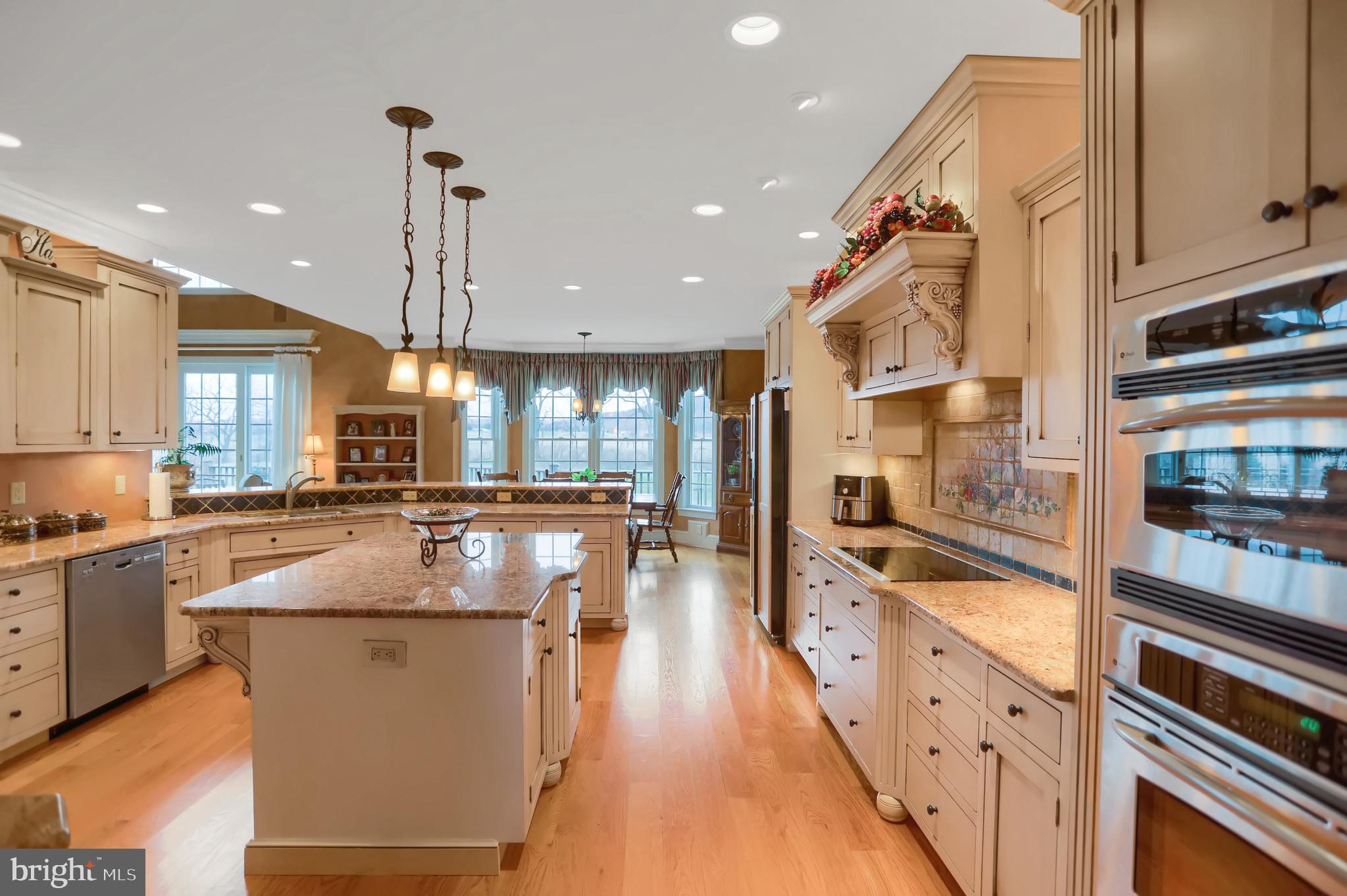 HIDDEN LAKES ESTATES - Residential