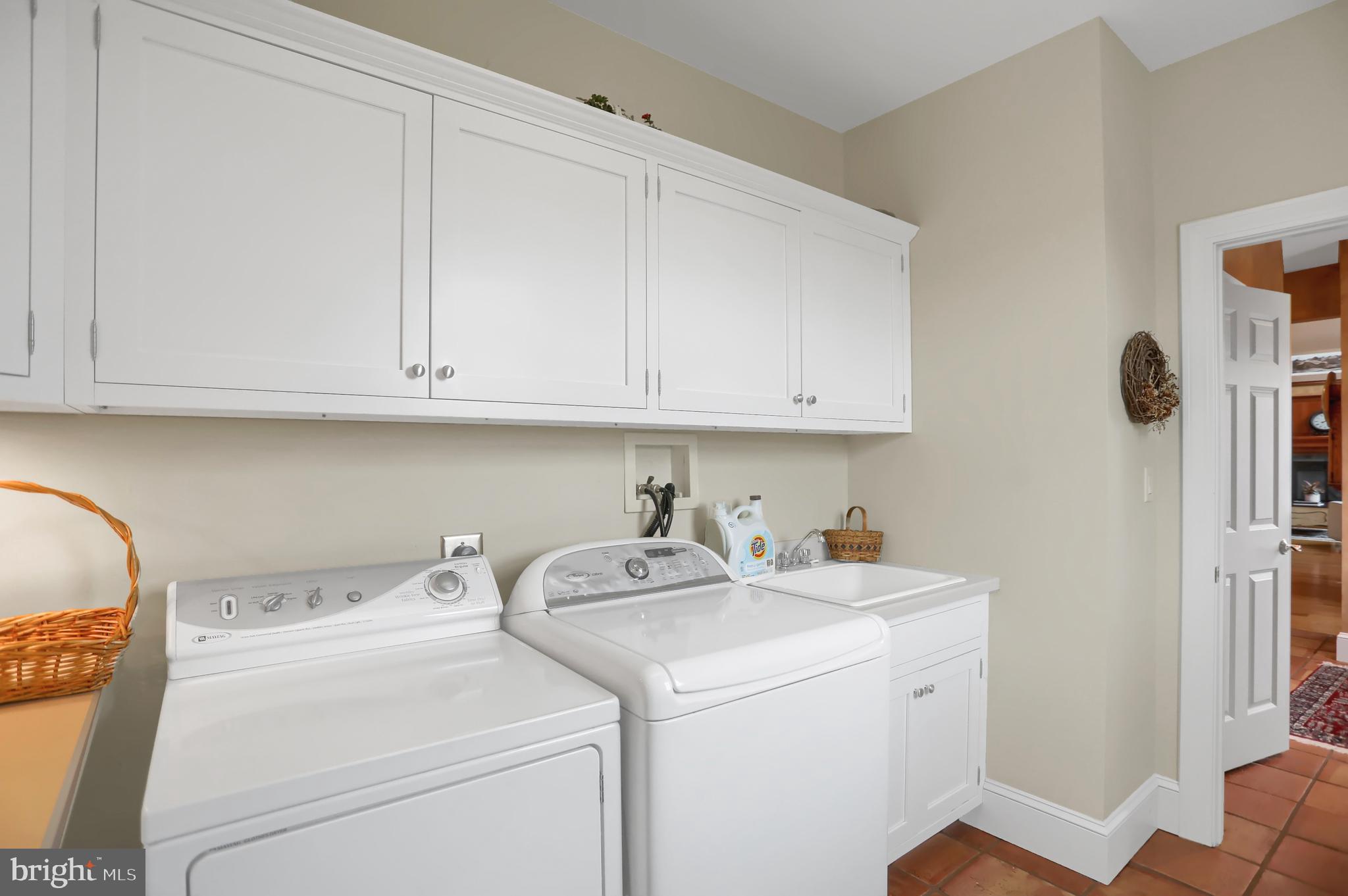 HIDDEN LAKES ESTATES - Residential