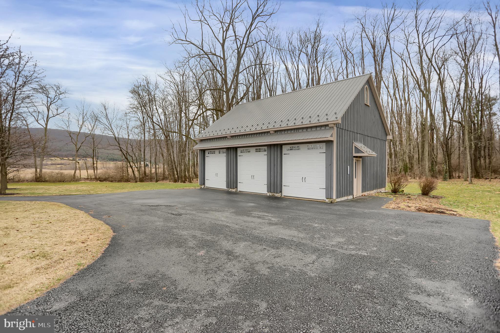 HIDDEN LAKES ESTATES - Residential