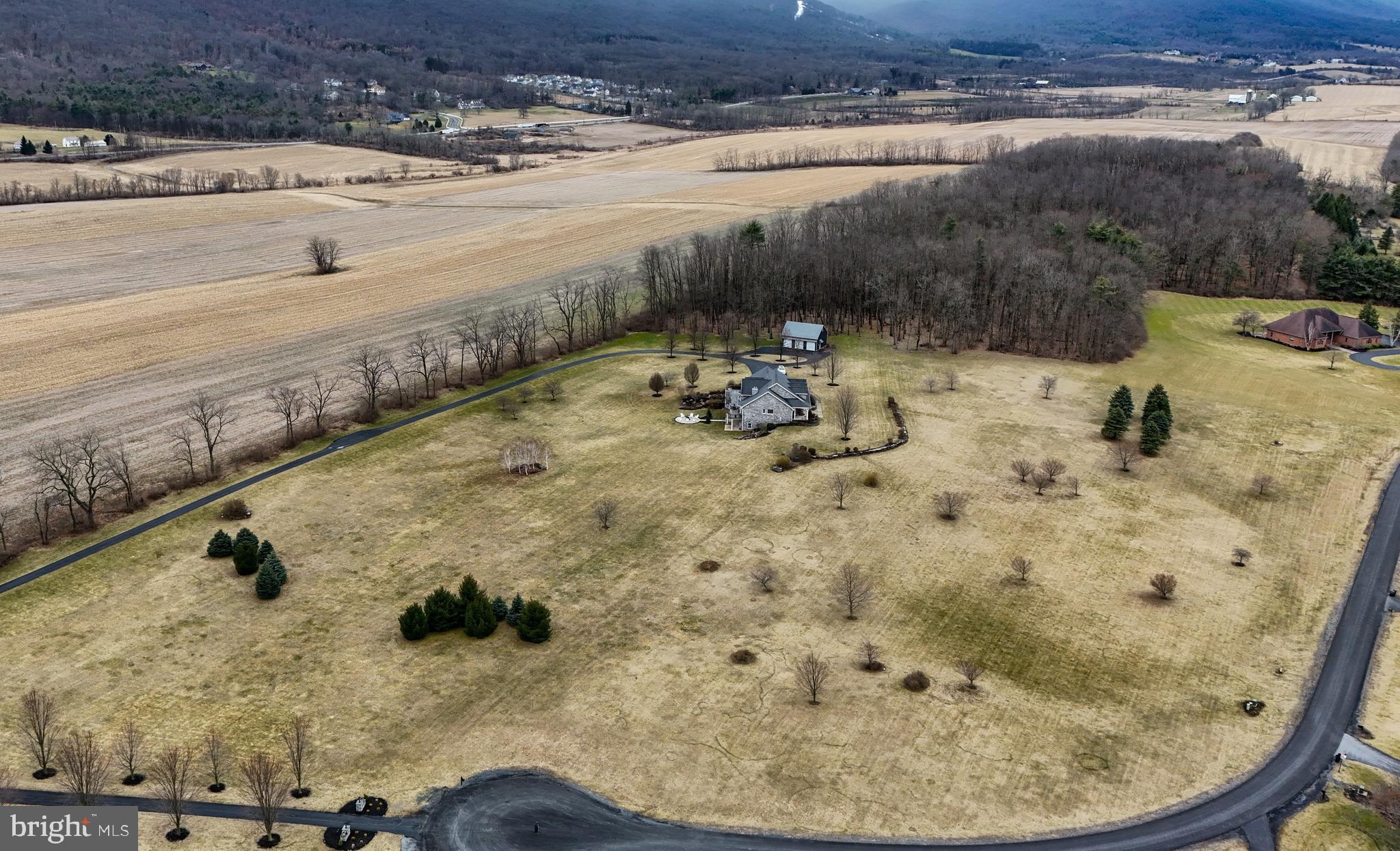 HIDDEN LAKES ESTATES - Residential