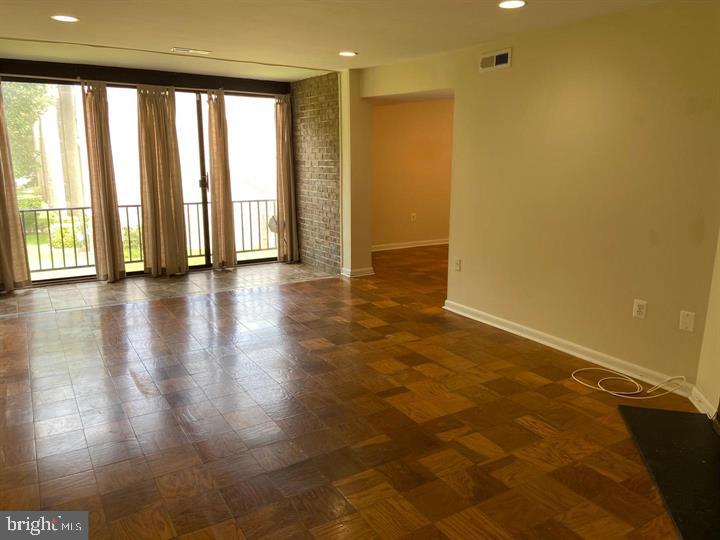 CHELSEA WOODS CONDO - Residential Lease
