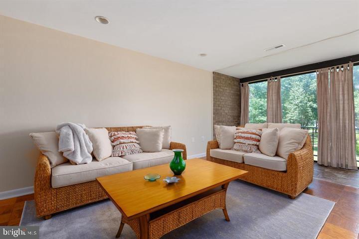 CHELSEA WOODS CONDO - Residential Lease