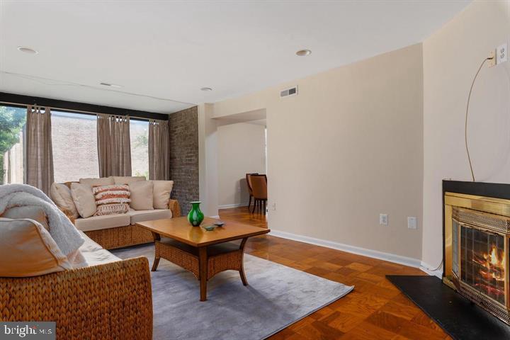 CHELSEA WOODS CONDO - Residential Lease