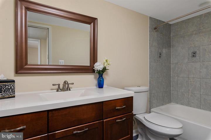 CHELSEA WOODS CONDO - Residential Lease