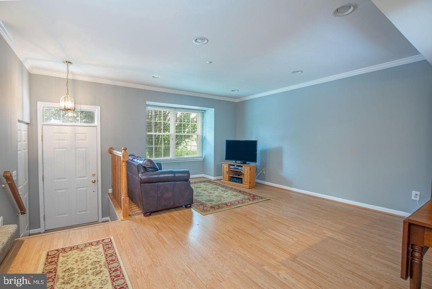 205 GLEN TERRACE