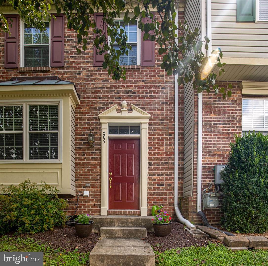 205 GLEN TERRACE